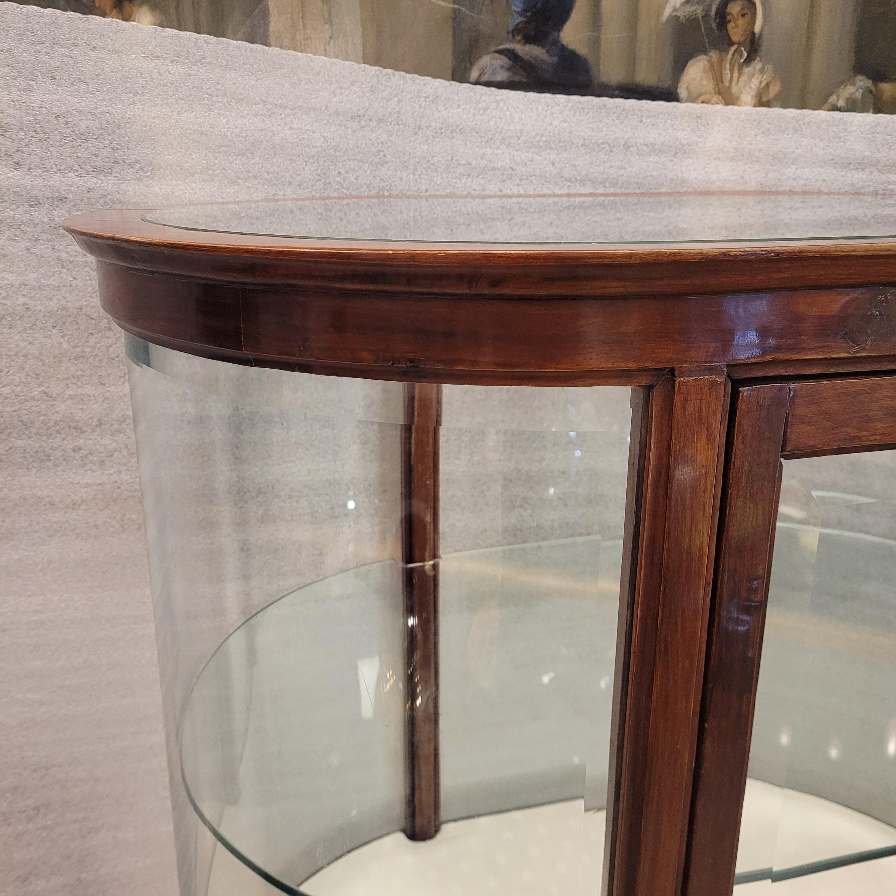 Vitrina Eduardina ovalada inglesa  vitrina de cristal de madera en venta 8