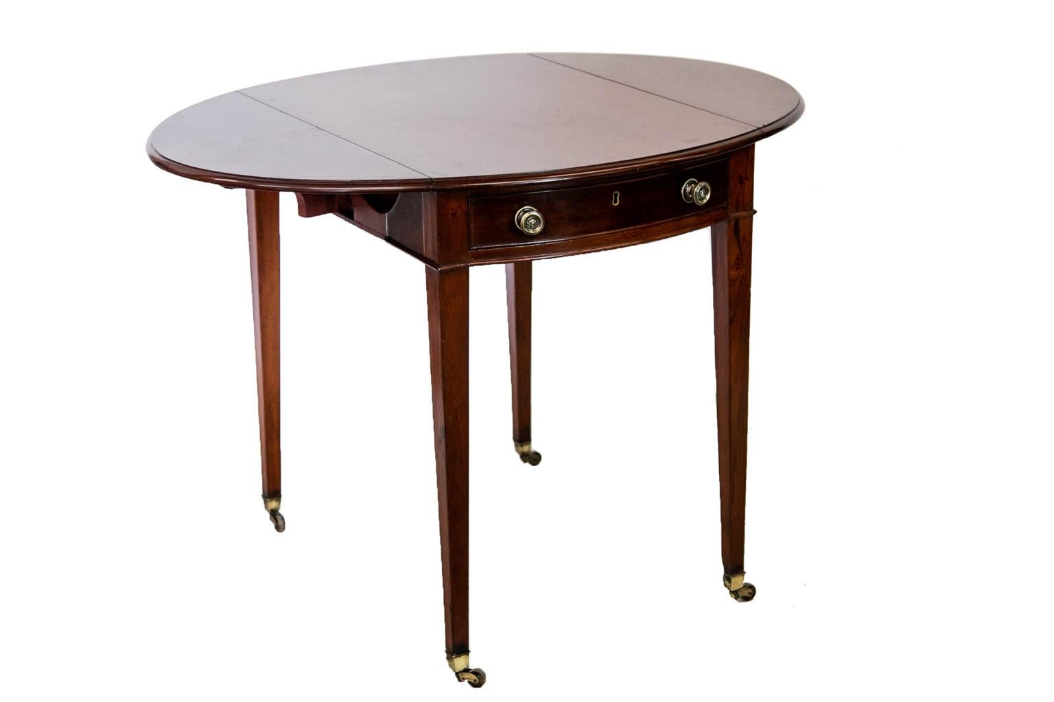 English Oval Mahogany Pembroke Table For Sale 2