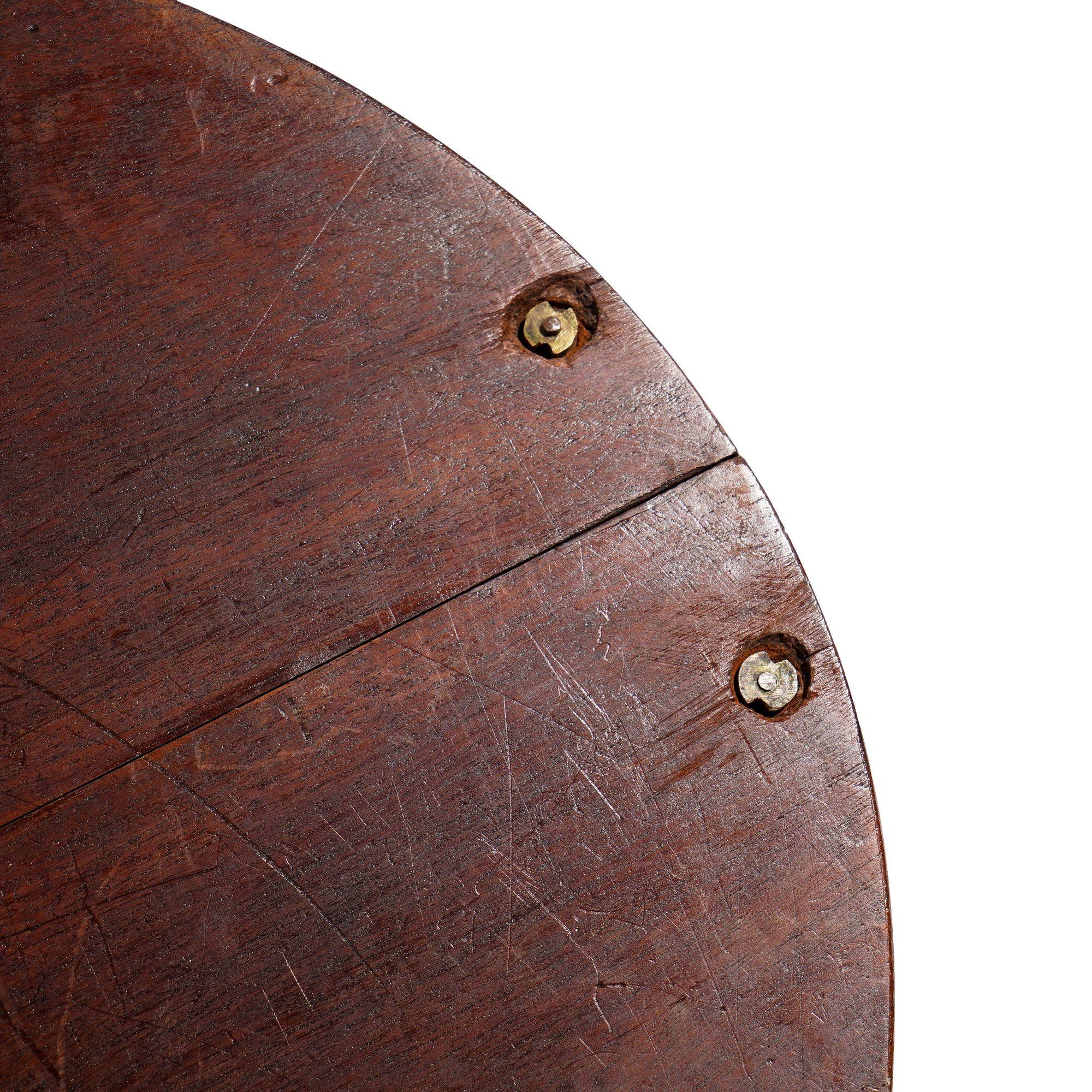 English oval mahogany standing rim tray with brass handles, c. 1850-1900 Latón en venta