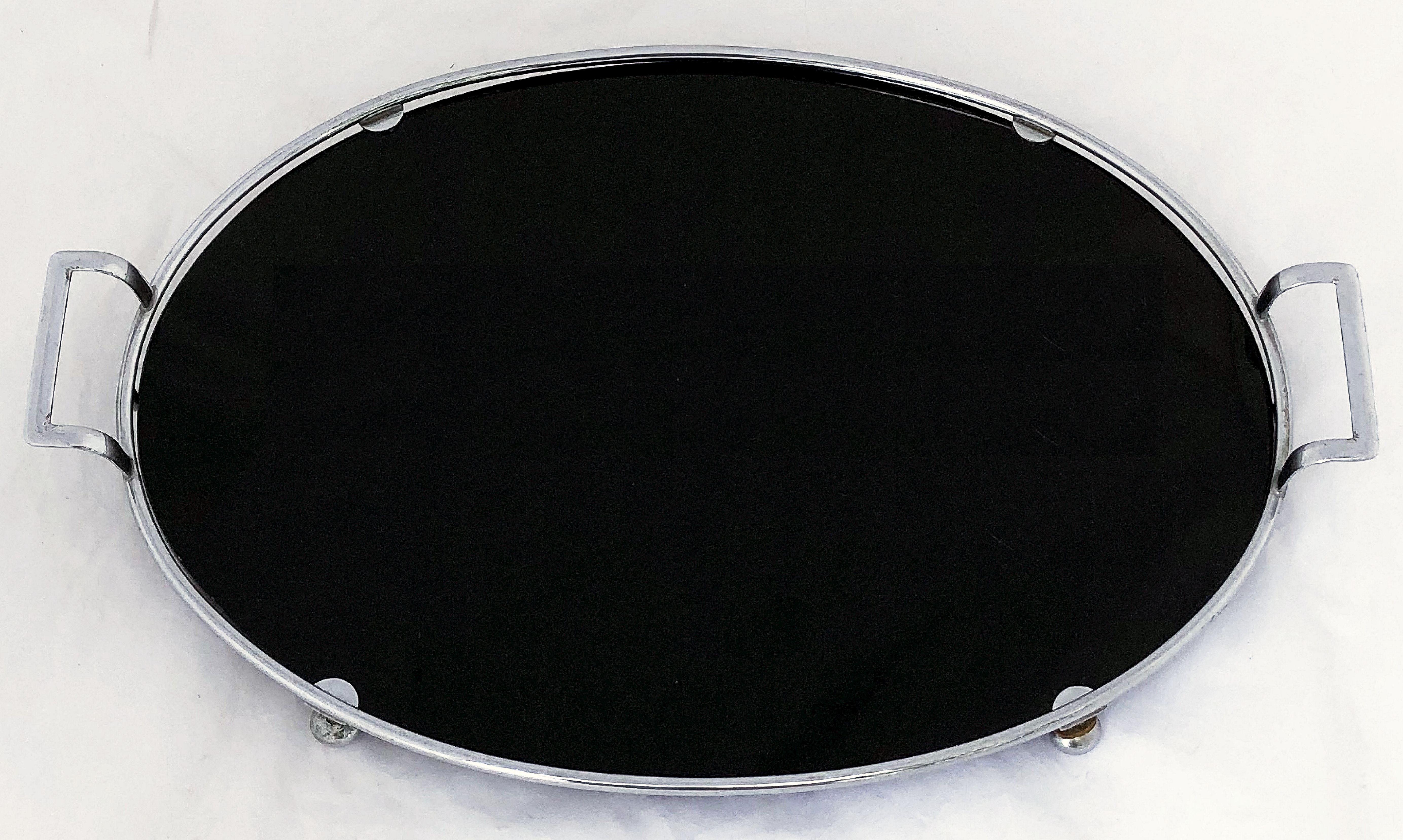 English Oval Serving Tray of Black Glass and Chrome from the Art Deco Period In Excellent Condition In Austin, TX