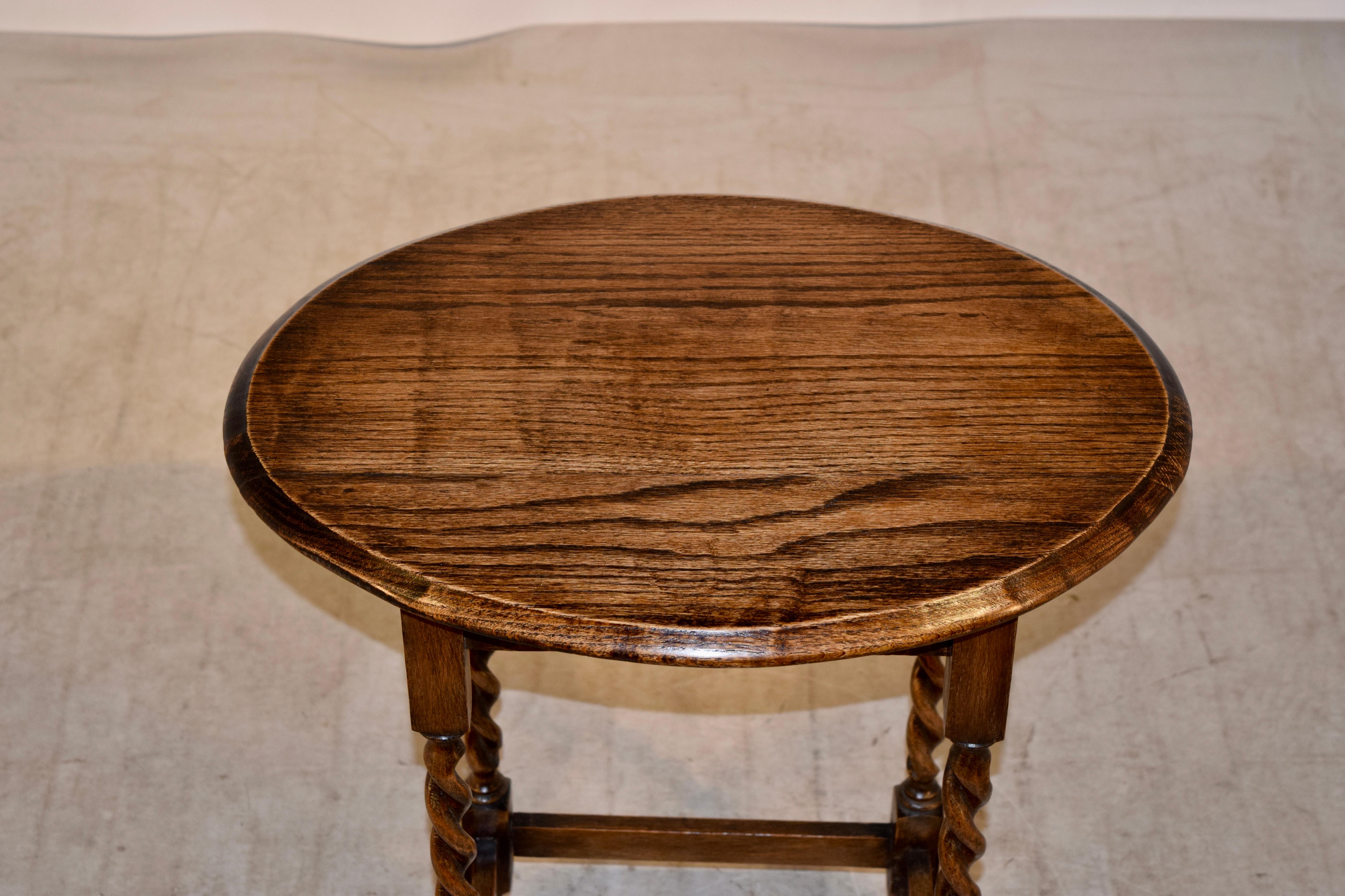 Early 20th Century English Oval Side Table, circa 1900