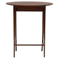 Mesa auxiliar oval inglesa