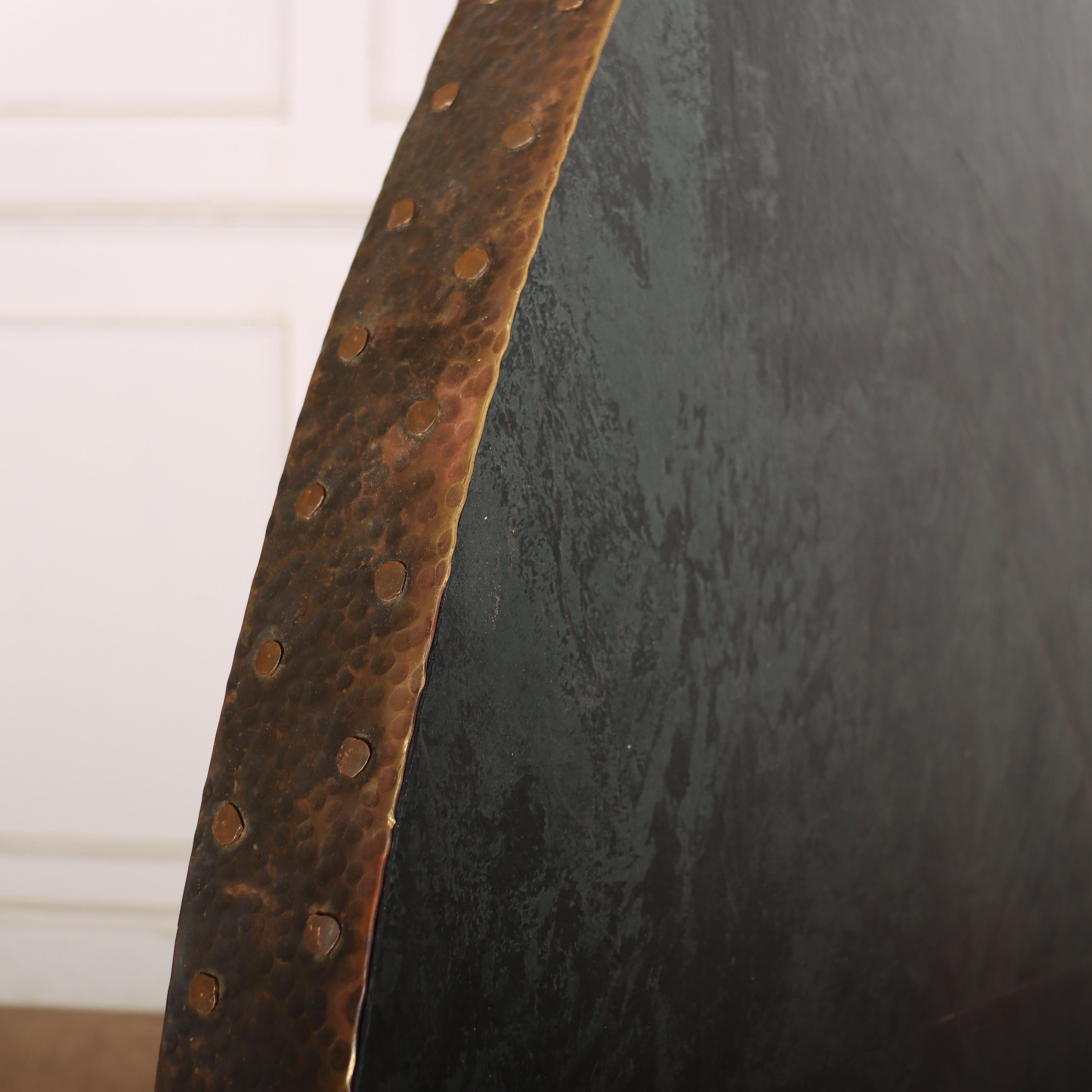 Table de petit déjeuner anglaise peinte en vente 2