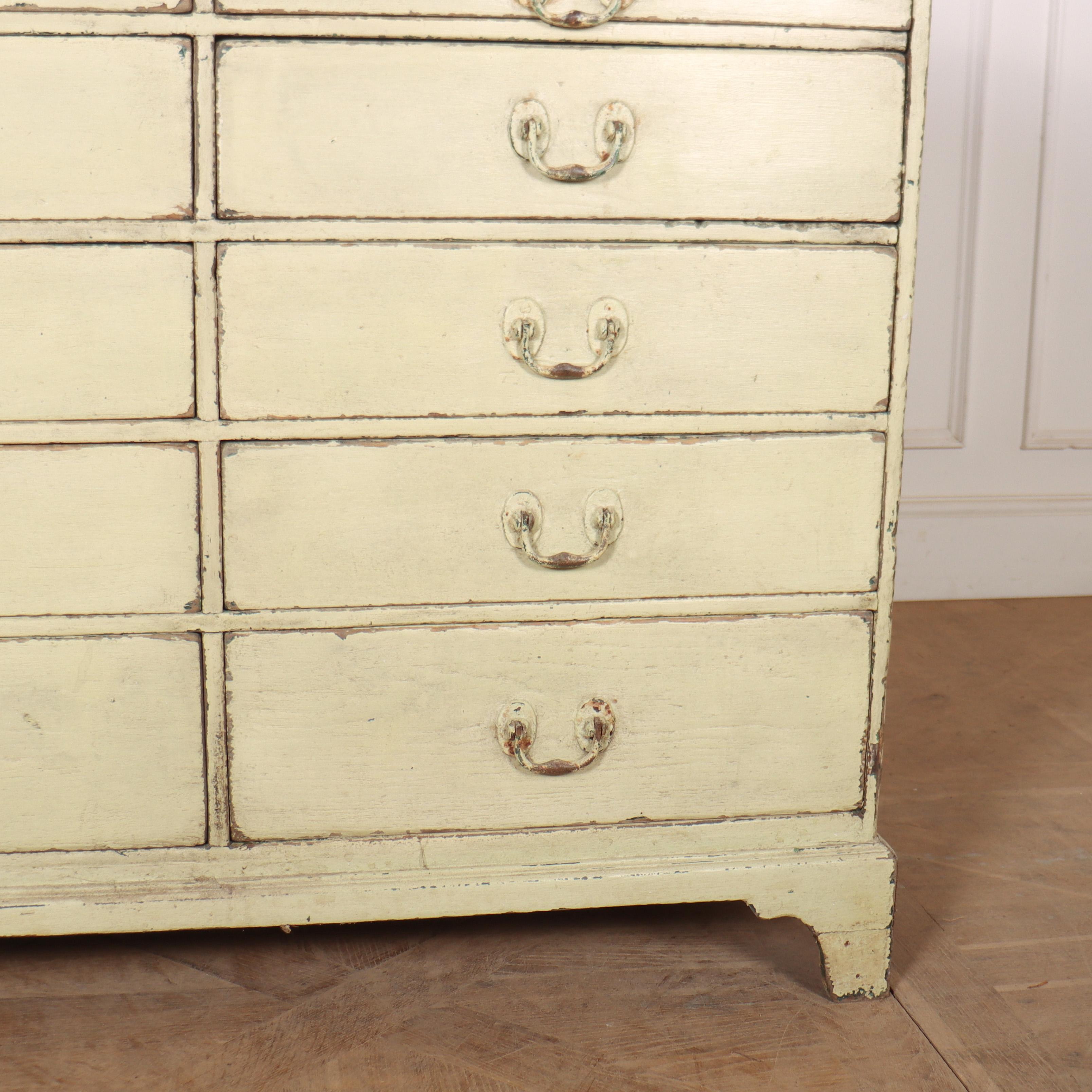 English Painted Chest of Drawers In Good Condition For Sale In Leamington Spa, Warwickshire