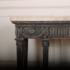 Consola inglesa pintada