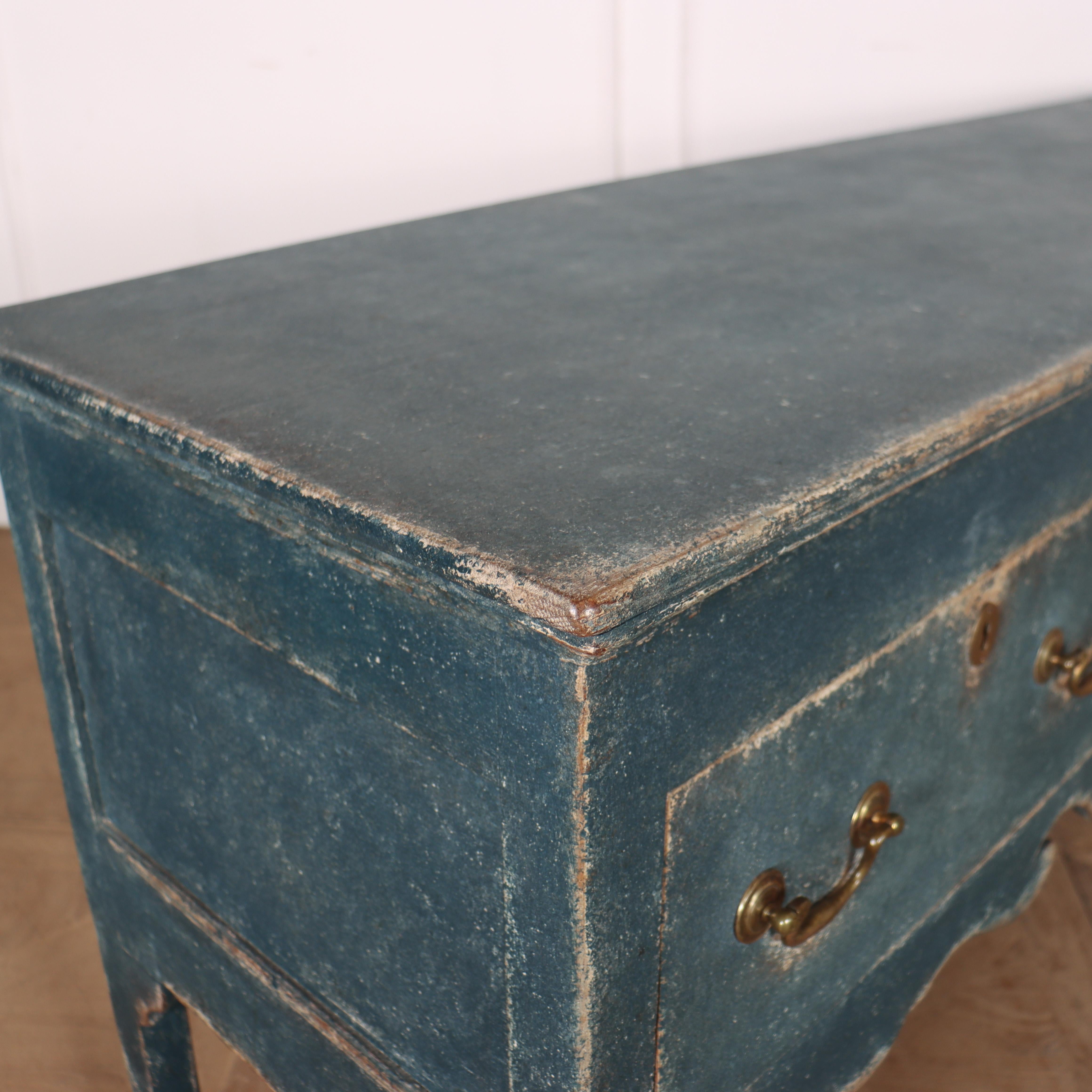Base de commode peinte anglaise en vente 2