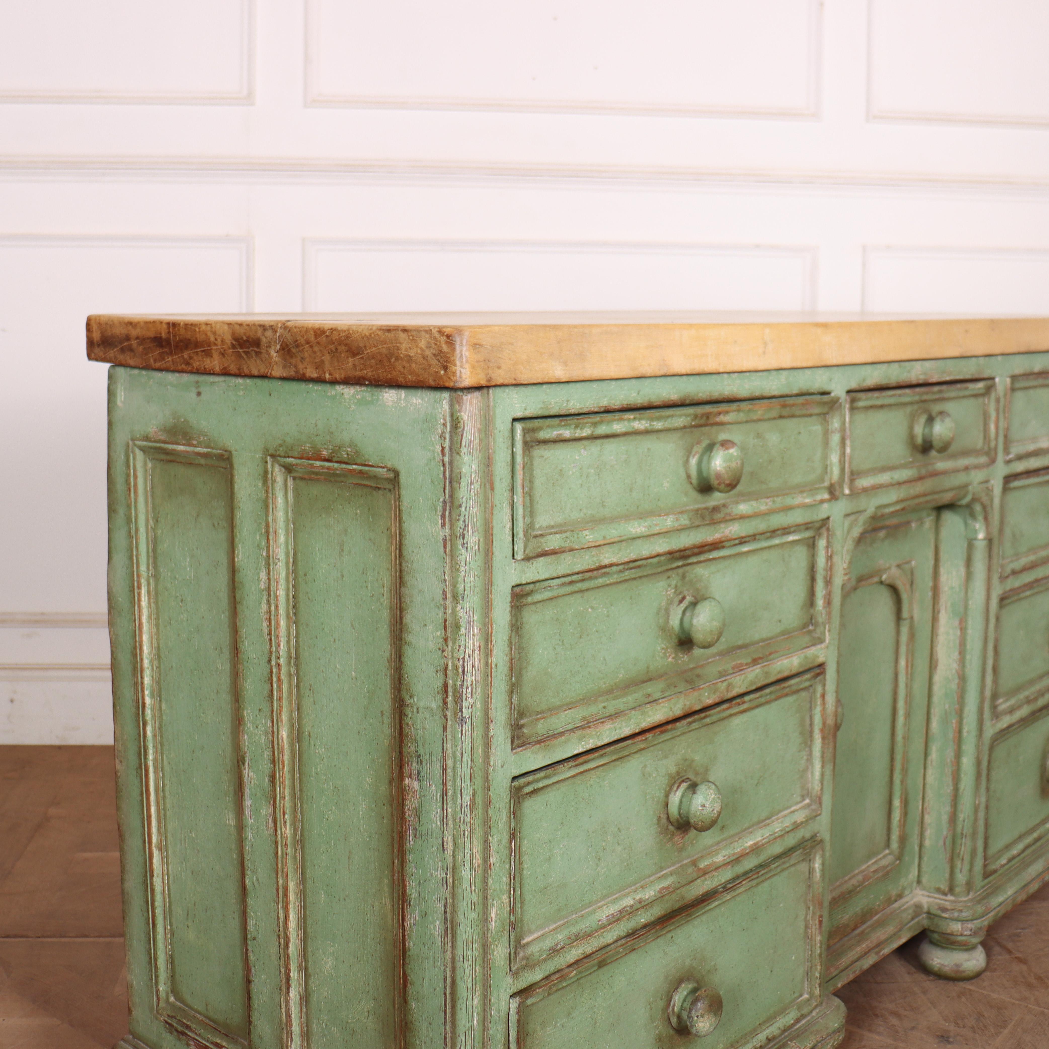 English Painted Dresser Base in vendita 2