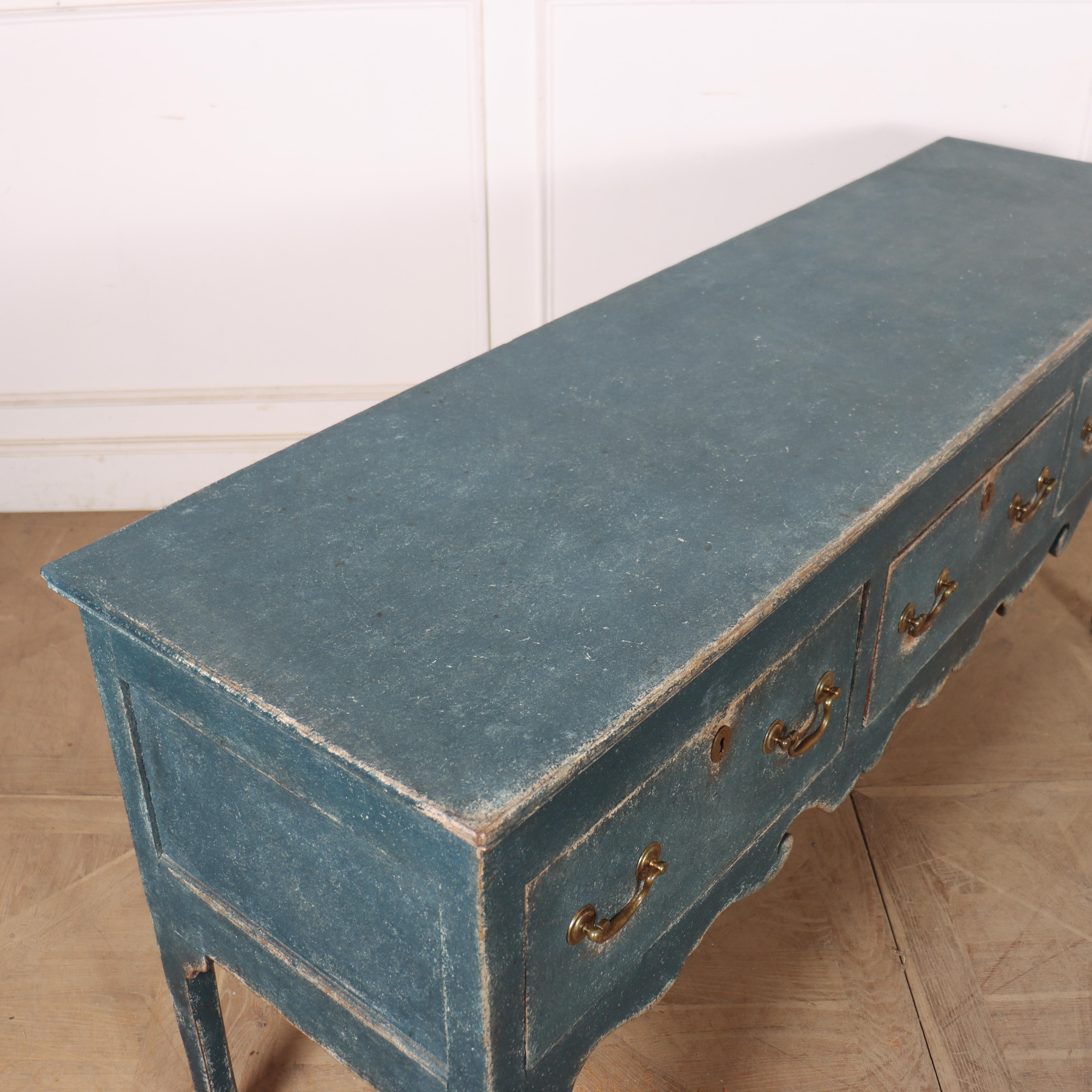 Base de commode peinte anglaise en vente 3