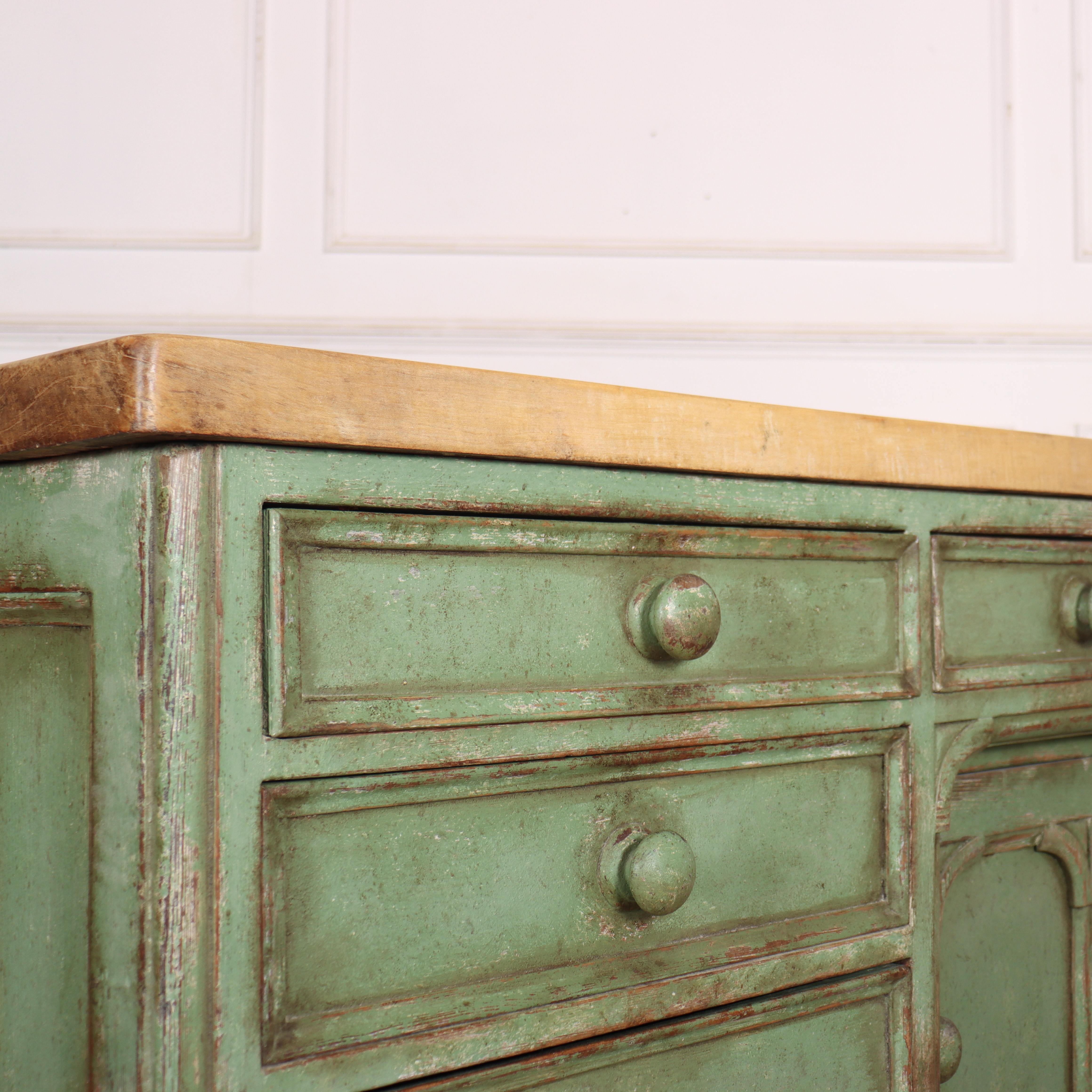 English Painted Dresser Base in vendita 5