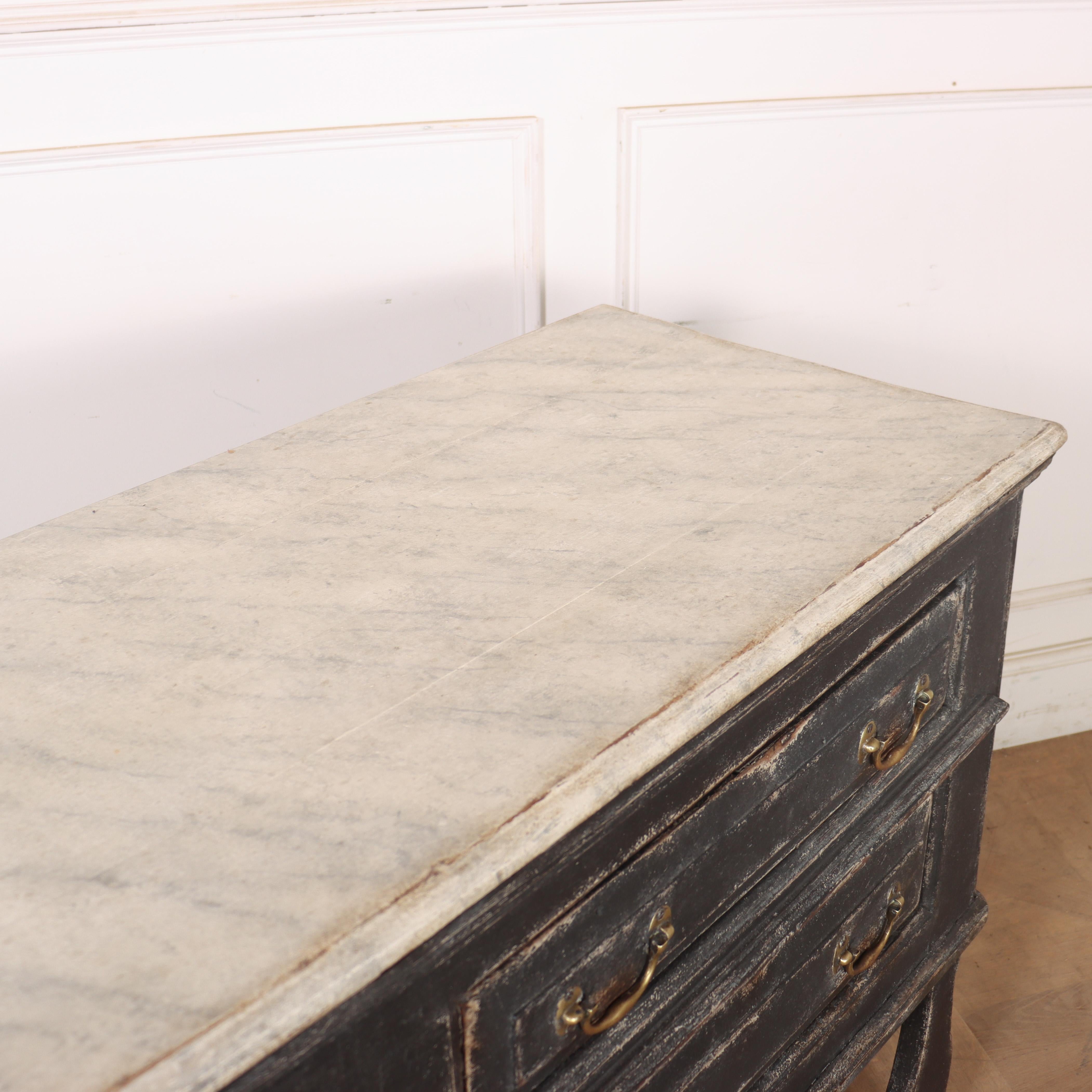 Base de commode peinte anglaise en vente 7