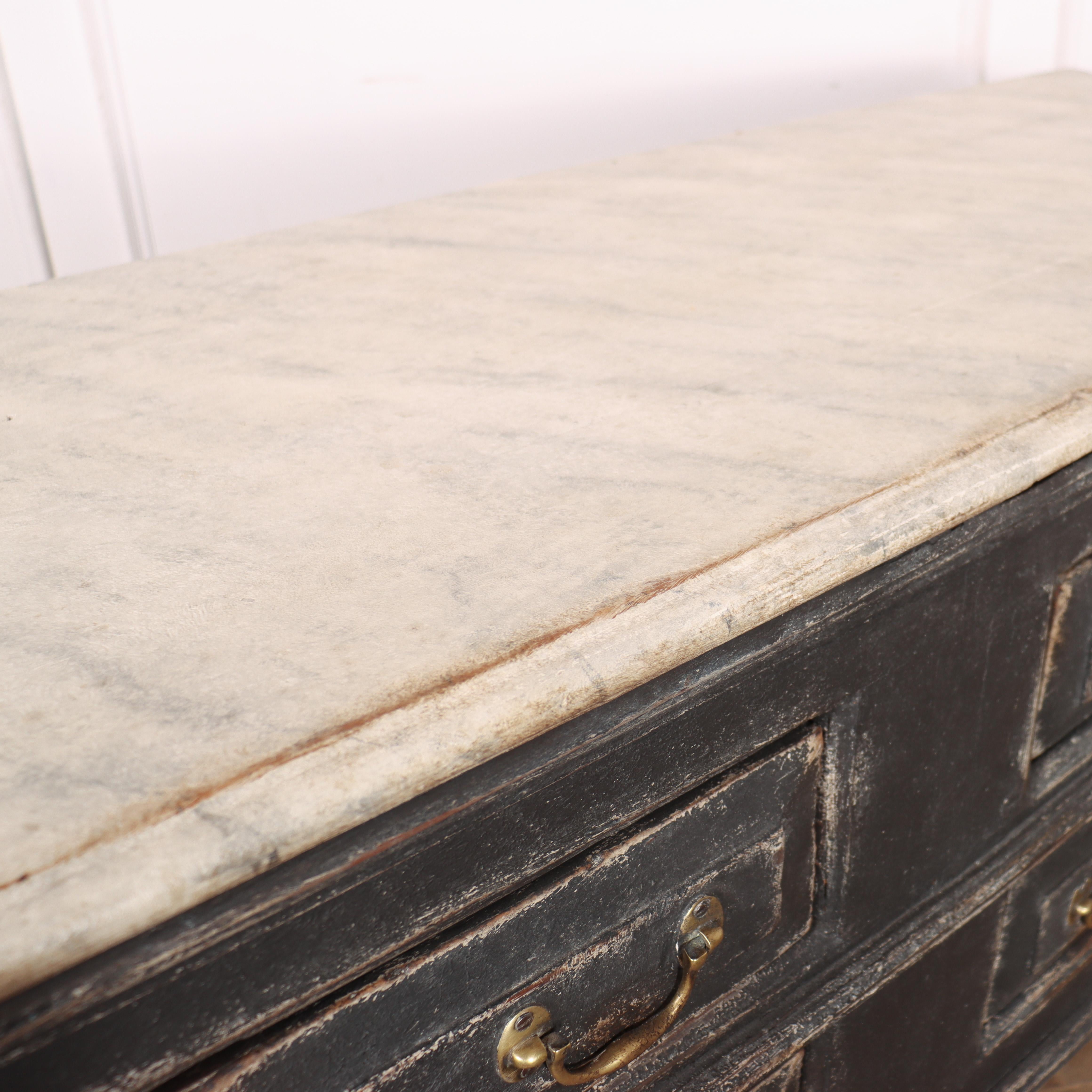 Base de commode peinte anglaise en vente 8