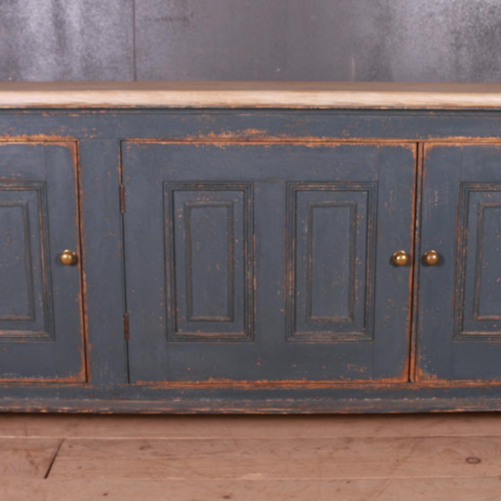 English Painted Dresser Base In Good Condition In Leamington Spa, Warwickshire
