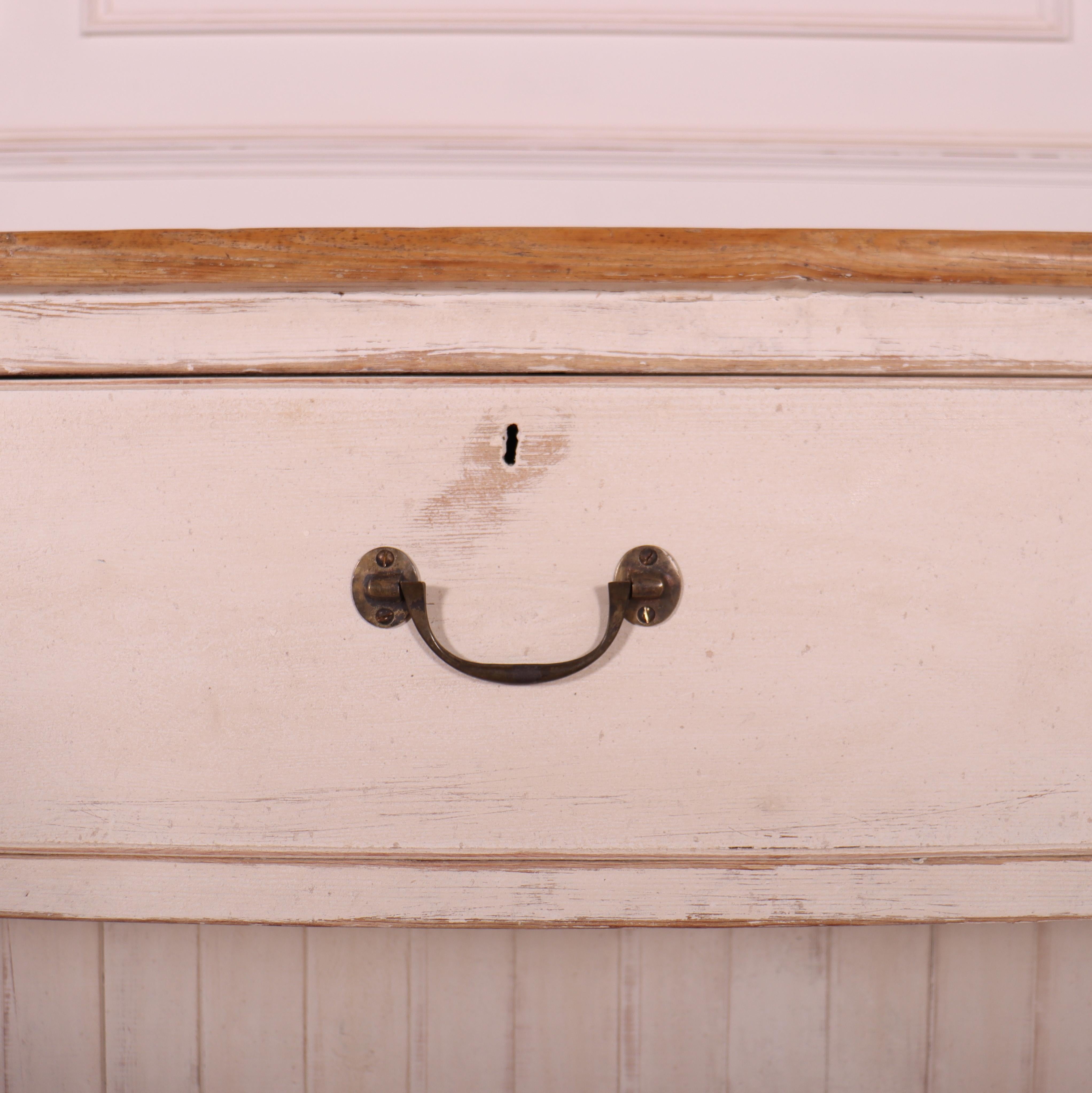 English Painted Dresser Base In Good Condition For Sale In Leamington Spa, Warwickshire