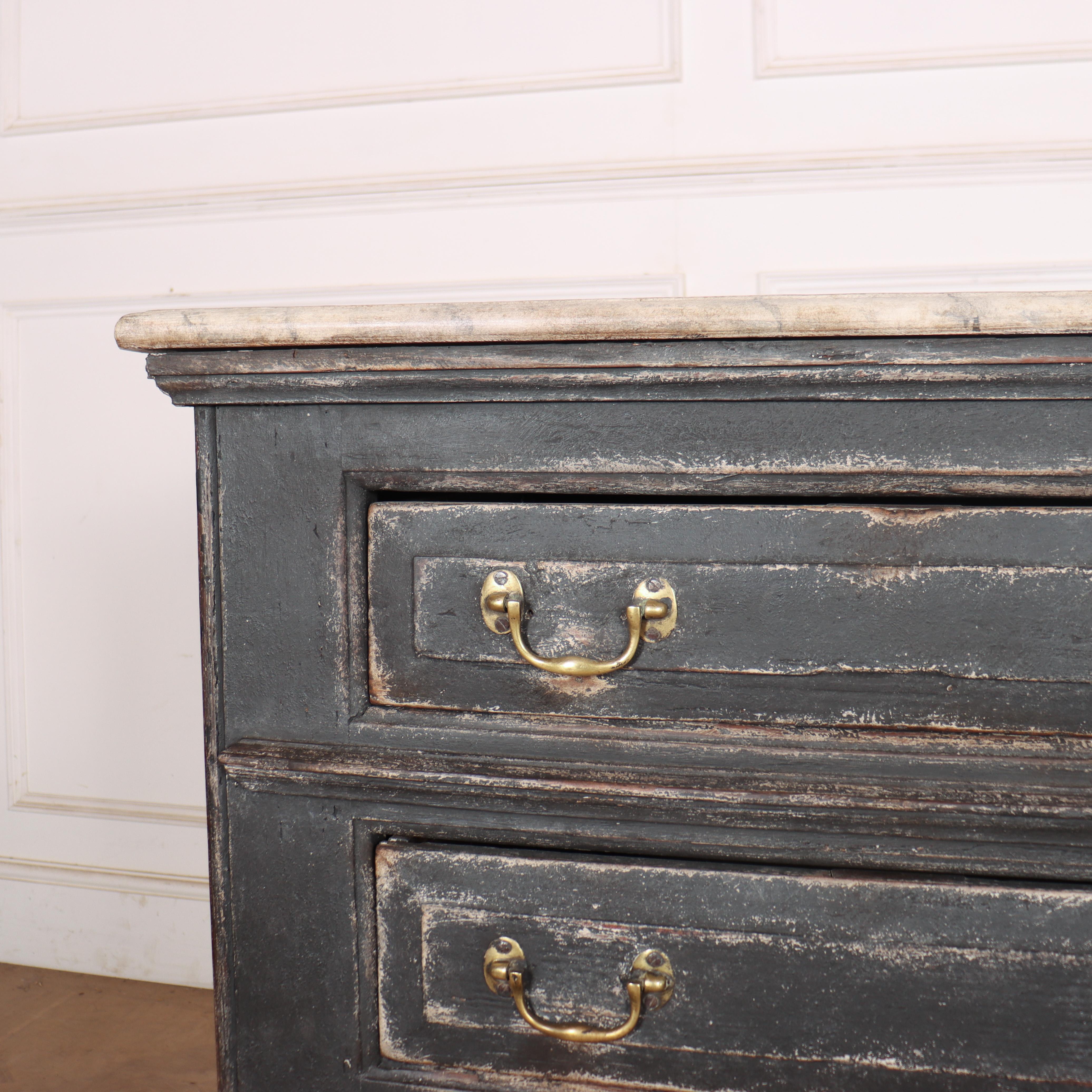 Anglais Base de commode peinte anglaise en vente