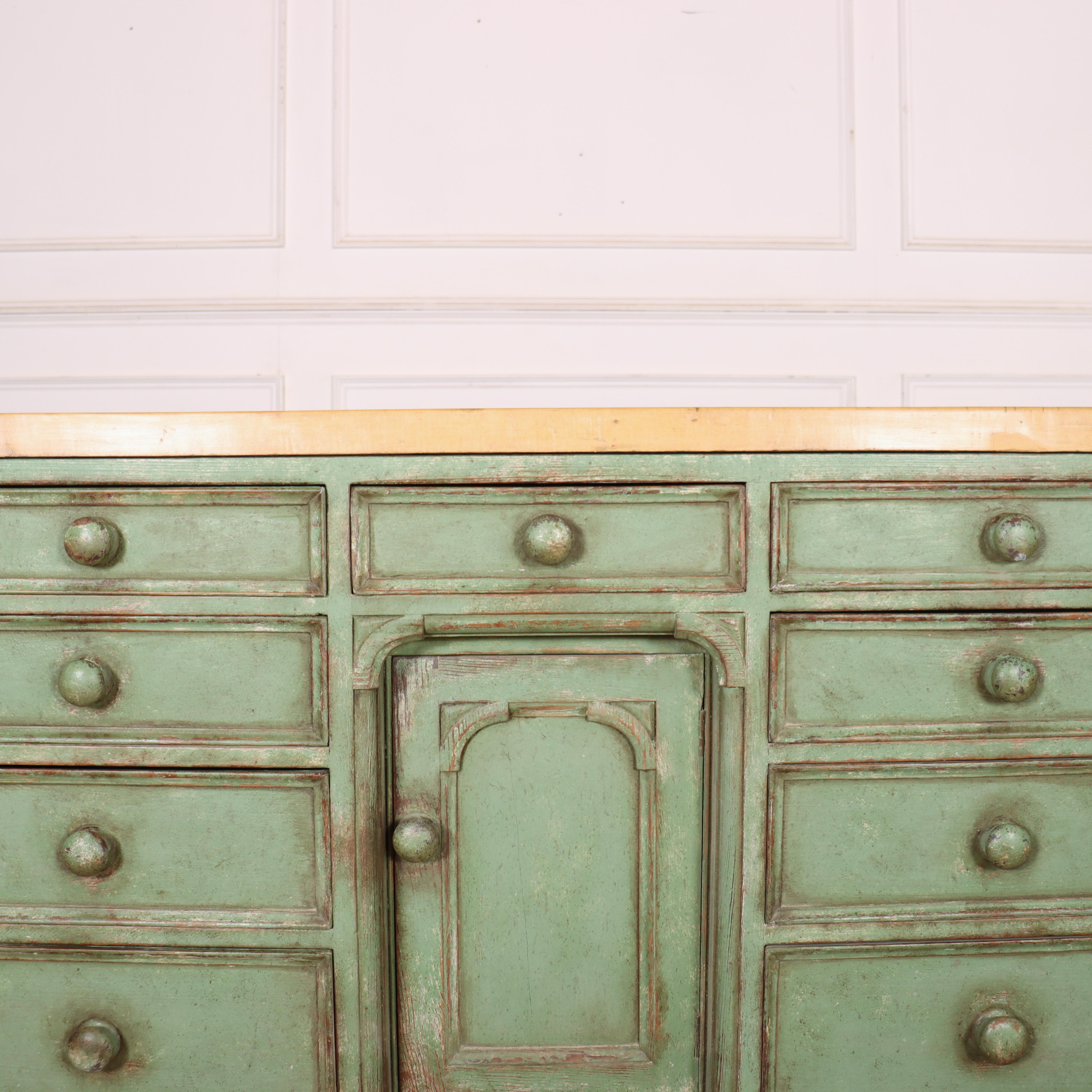 Inglese English Painted Dresser Base in vendita