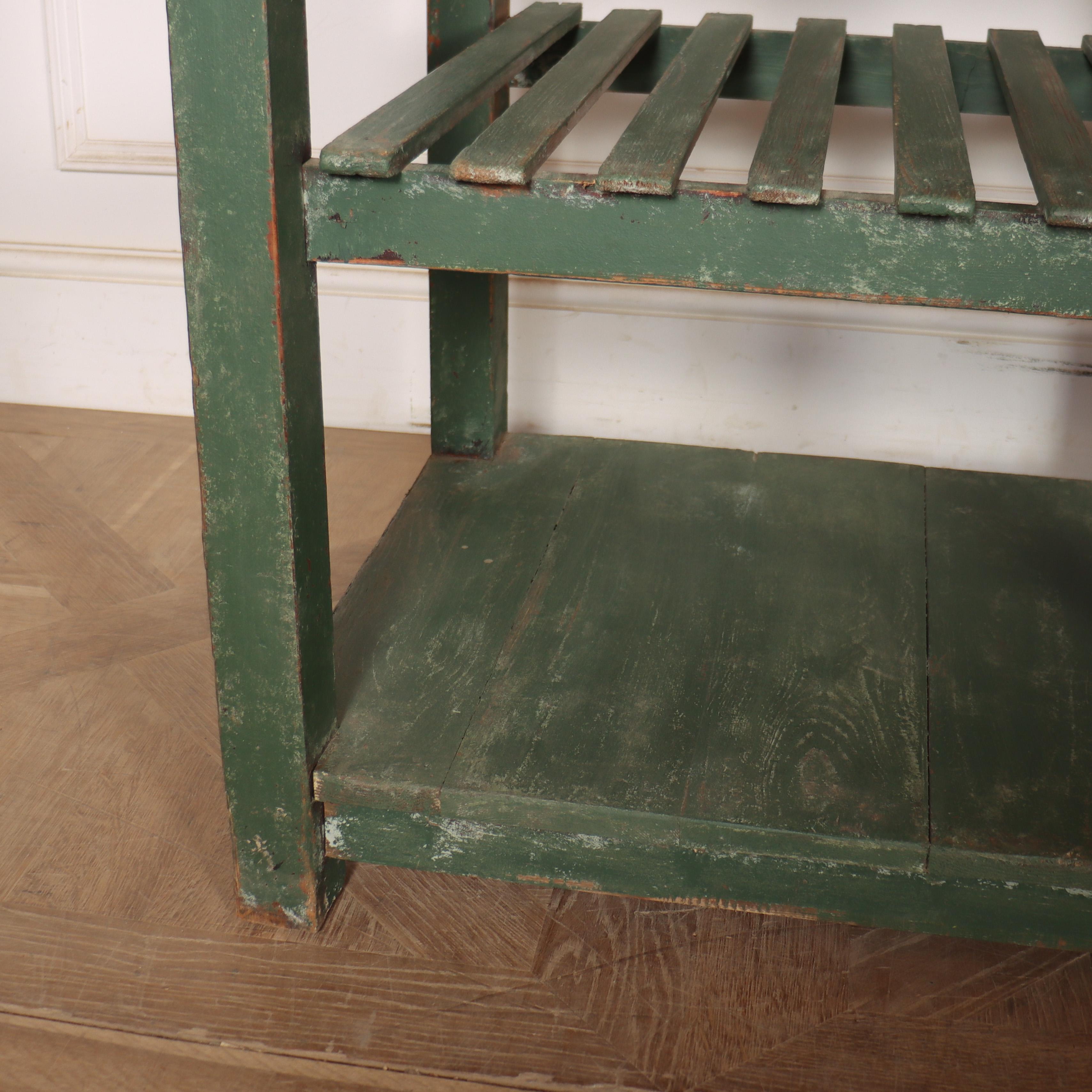 Inglese Base per comò dipinta all'inglese in vendita