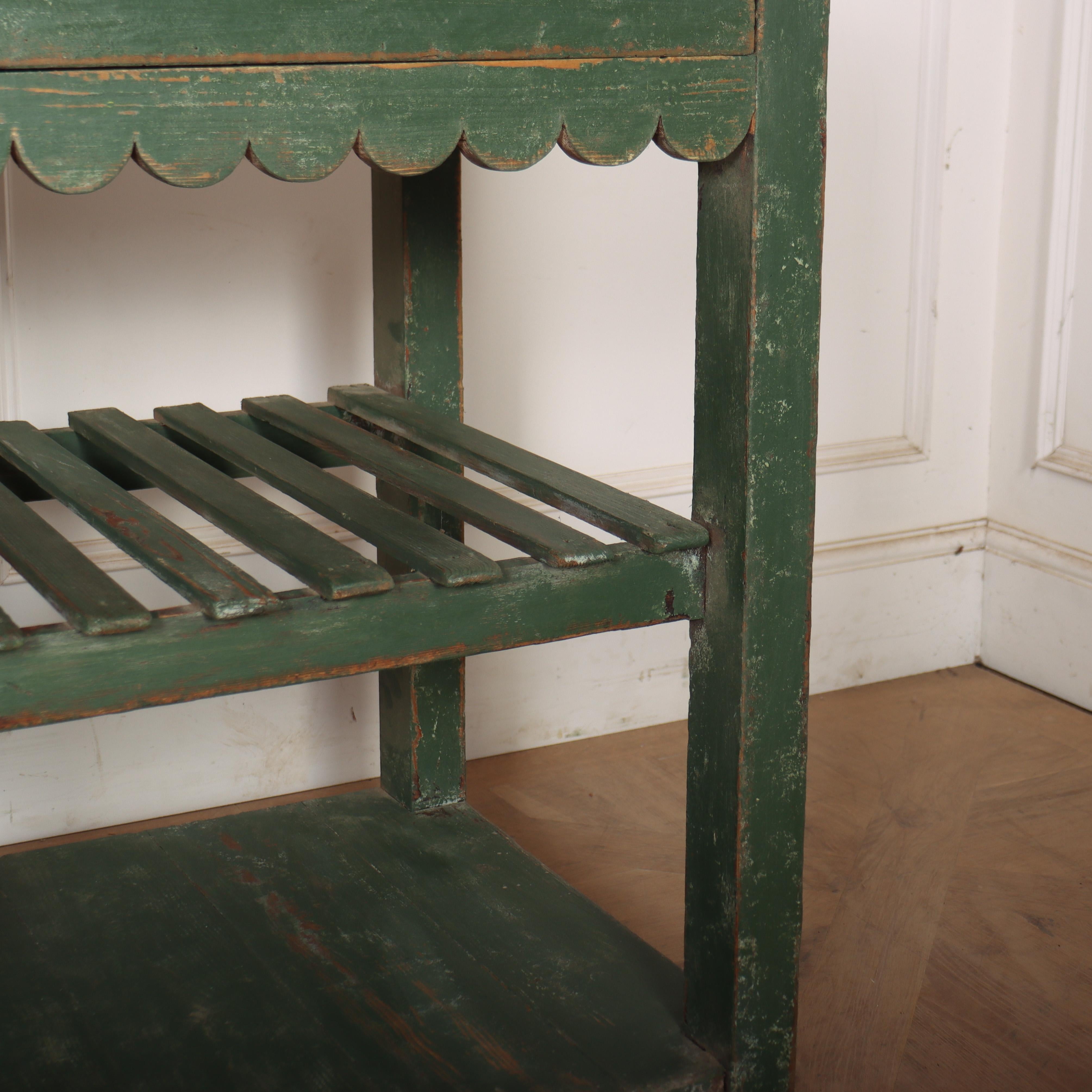 XIX secolo Base per comò dipinta all'inglese in vendita