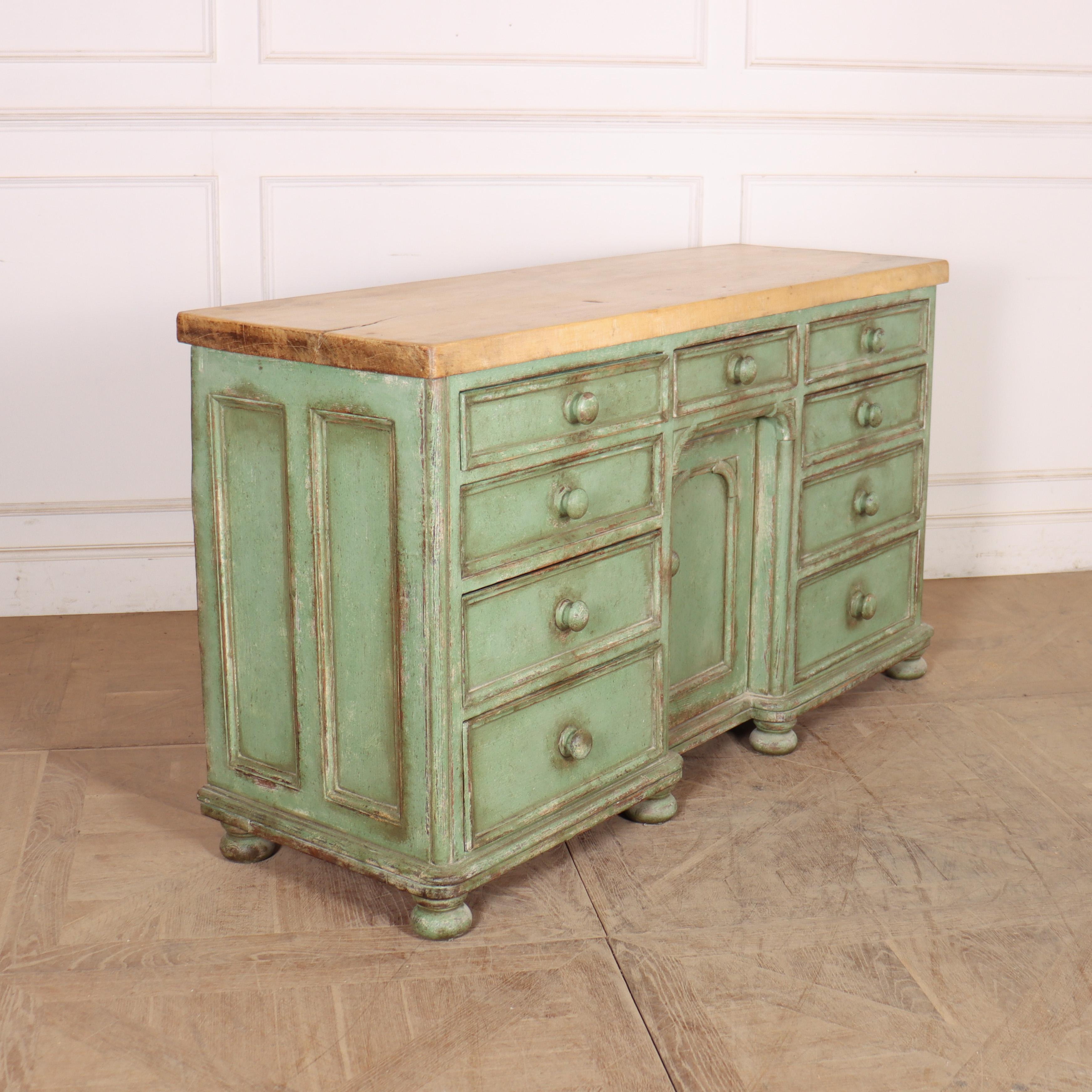 Pino English Painted Dresser Base in vendita