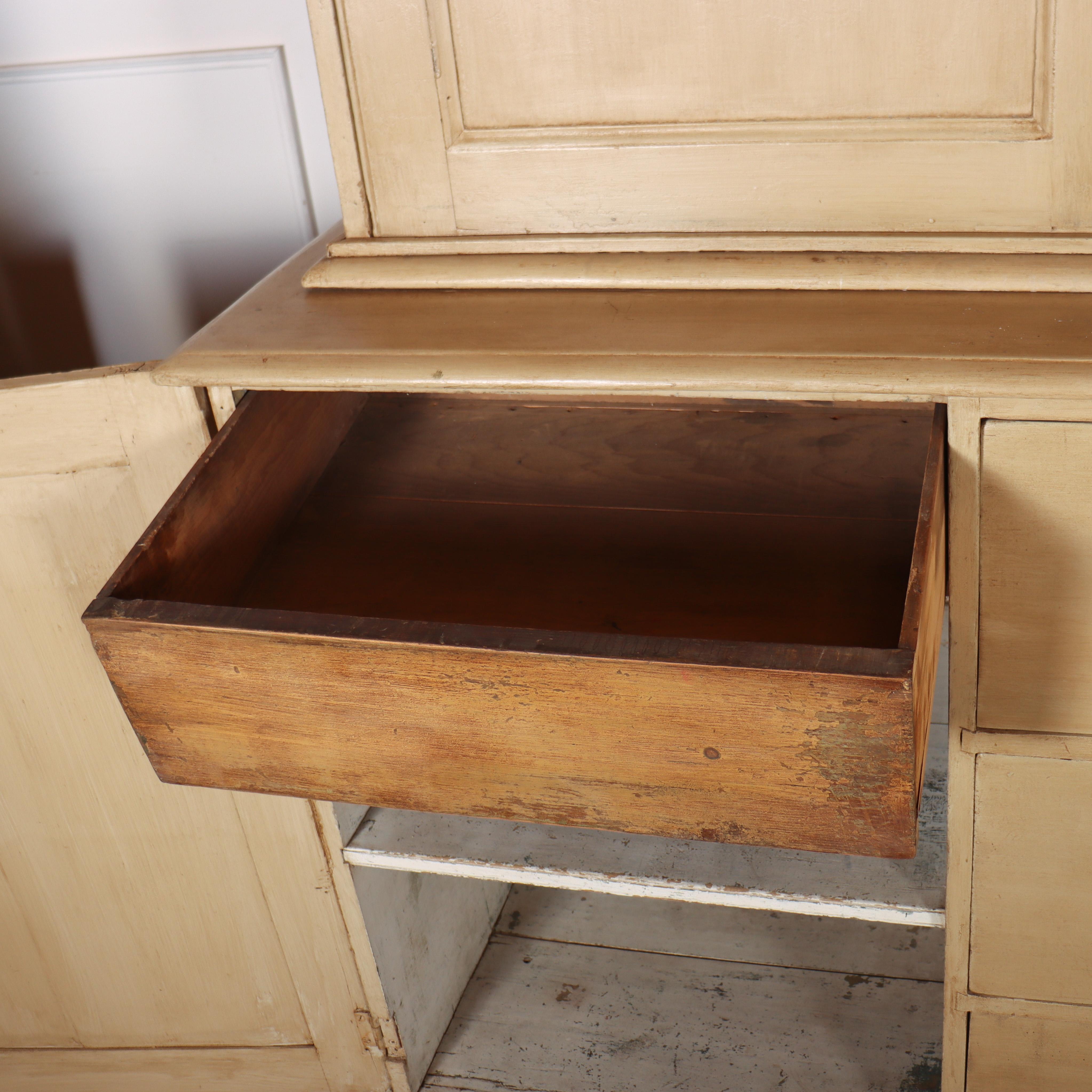 English Painted Housekeepers Cupboard im Angebot 2