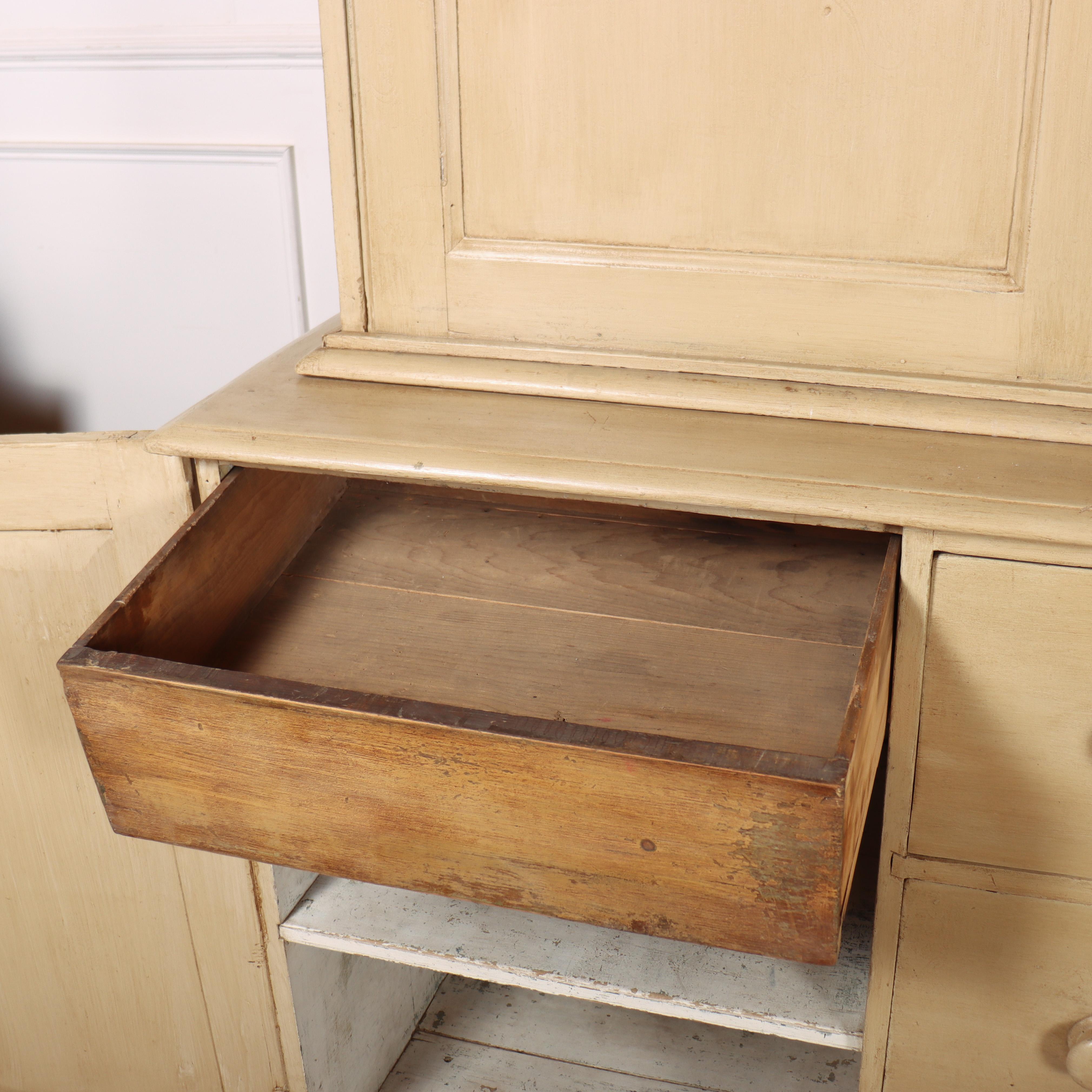 English Painted Housekeepers Cupboard im Angebot 3