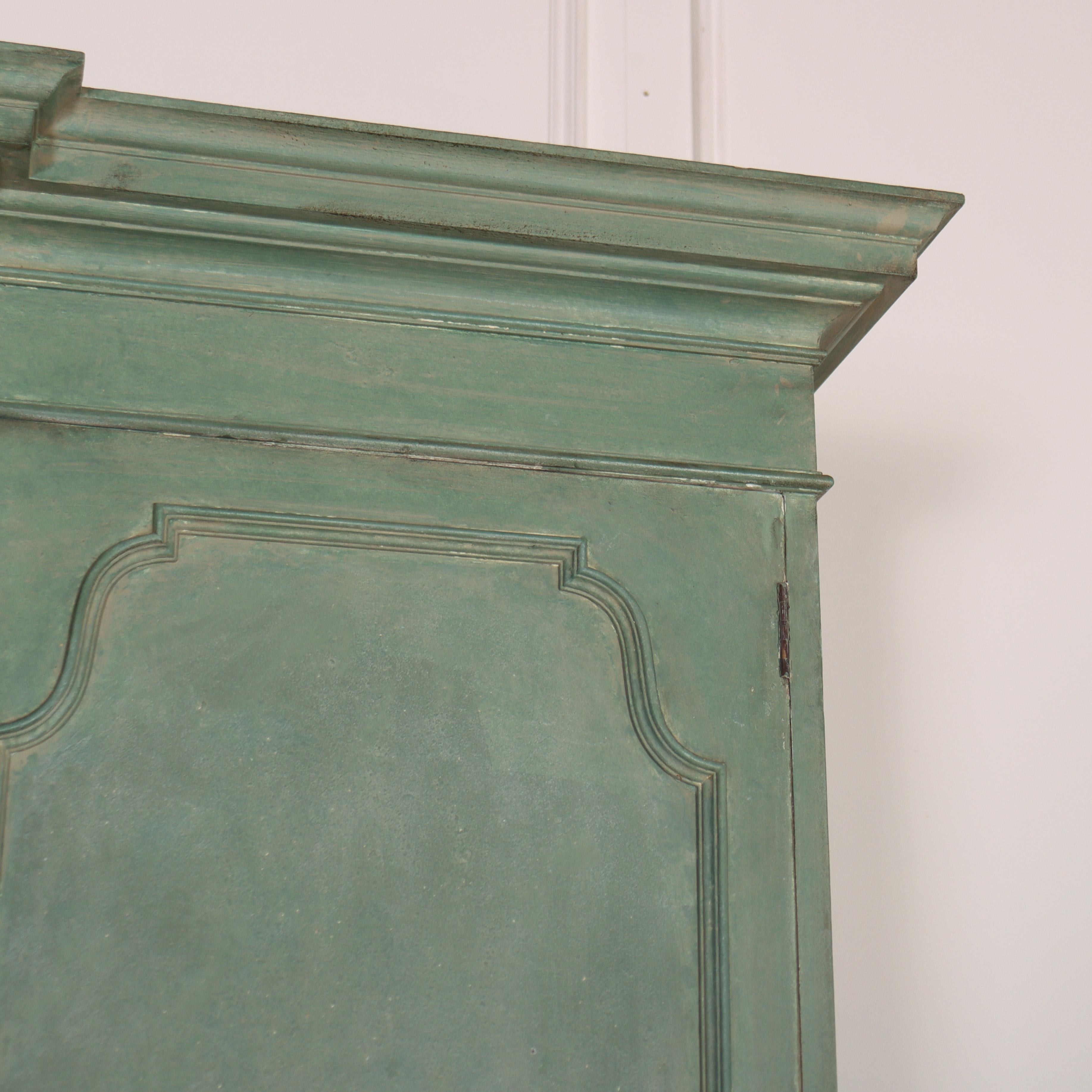 Armario de ama de llaves pintado a la inglesa Victoriano en venta