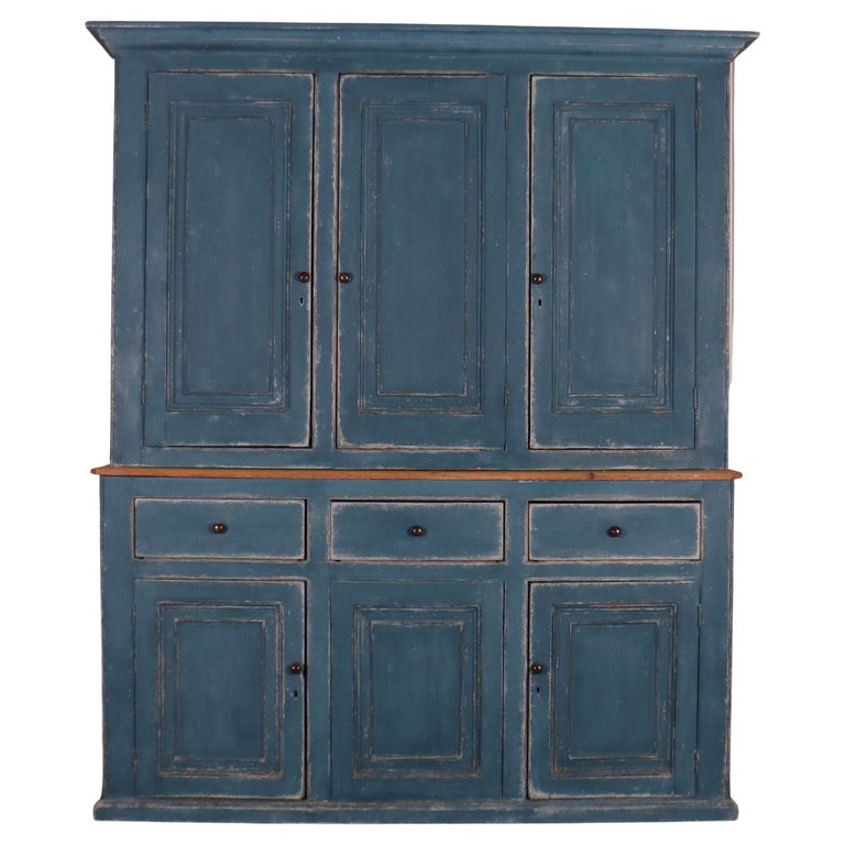 Armoire de ménage anglaise peinte En vente sur 1stDibs