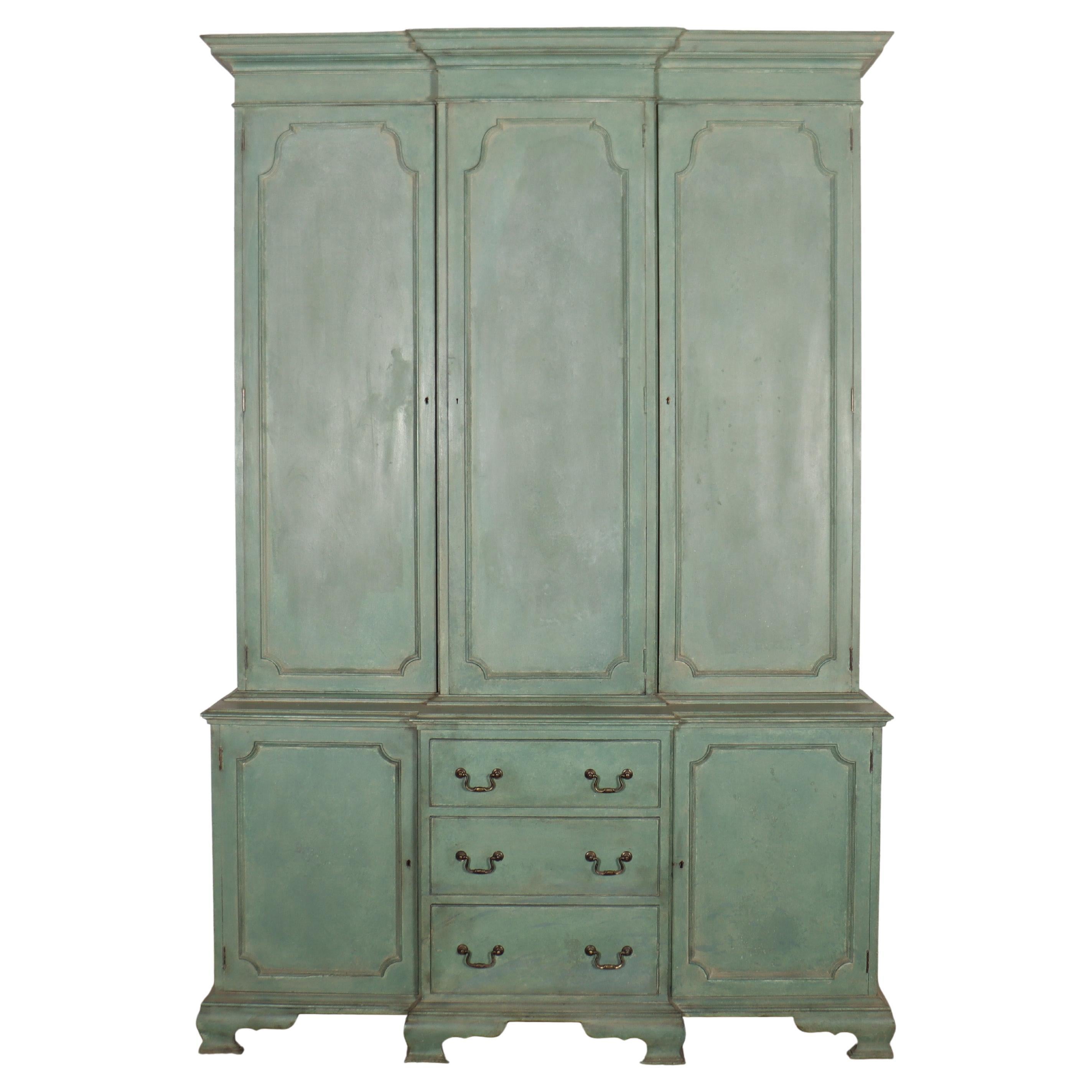 Credenza per governanti dipinta all
inglese