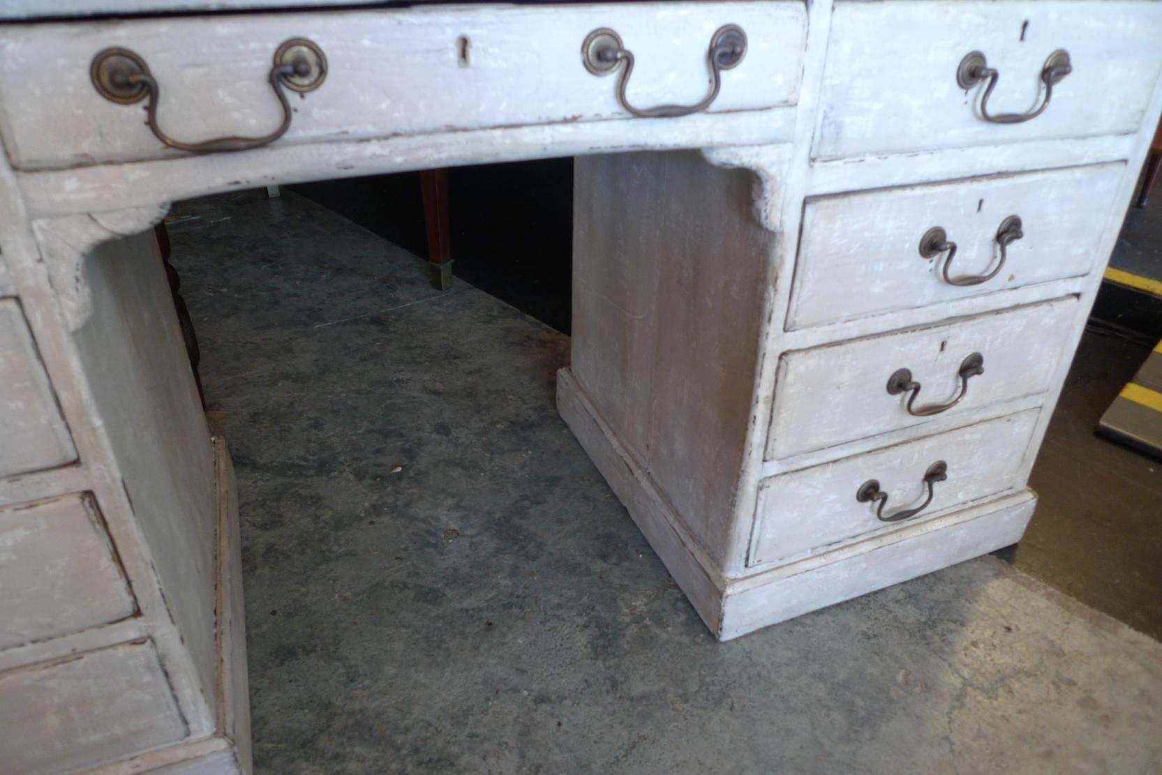 English Painted Knee-Hole Writing Desk with 9 Drawers and Original Hardware 1