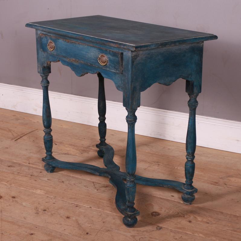 English Painted Lamp Table In Good Condition In Leamington Spa, Warwickshire