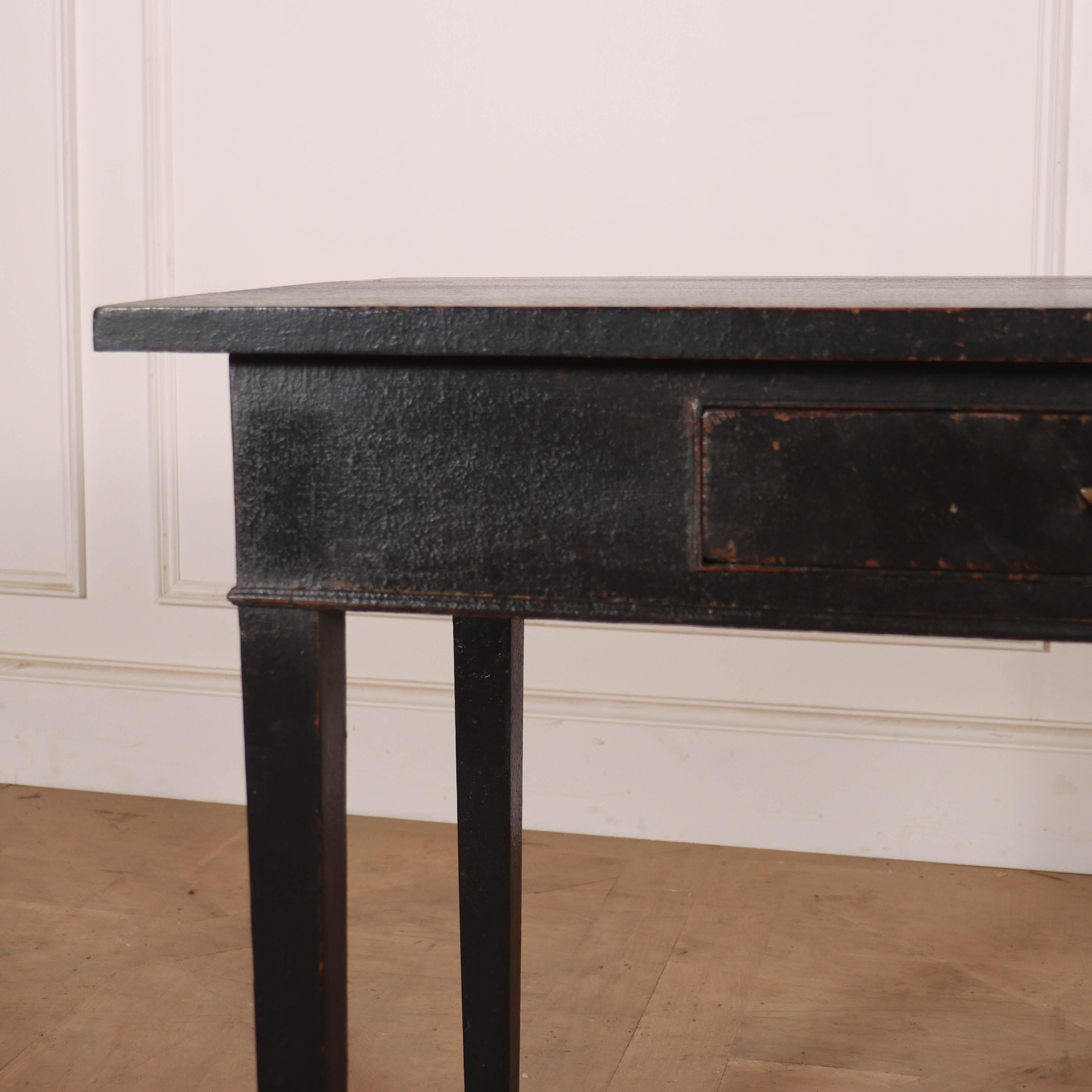 English Painted Lamp Table In Good Condition In Leamington Spa, Warwickshire