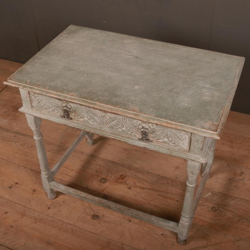 English Painted Lamp Table In Good Condition In Leamington Spa, Warwickshire