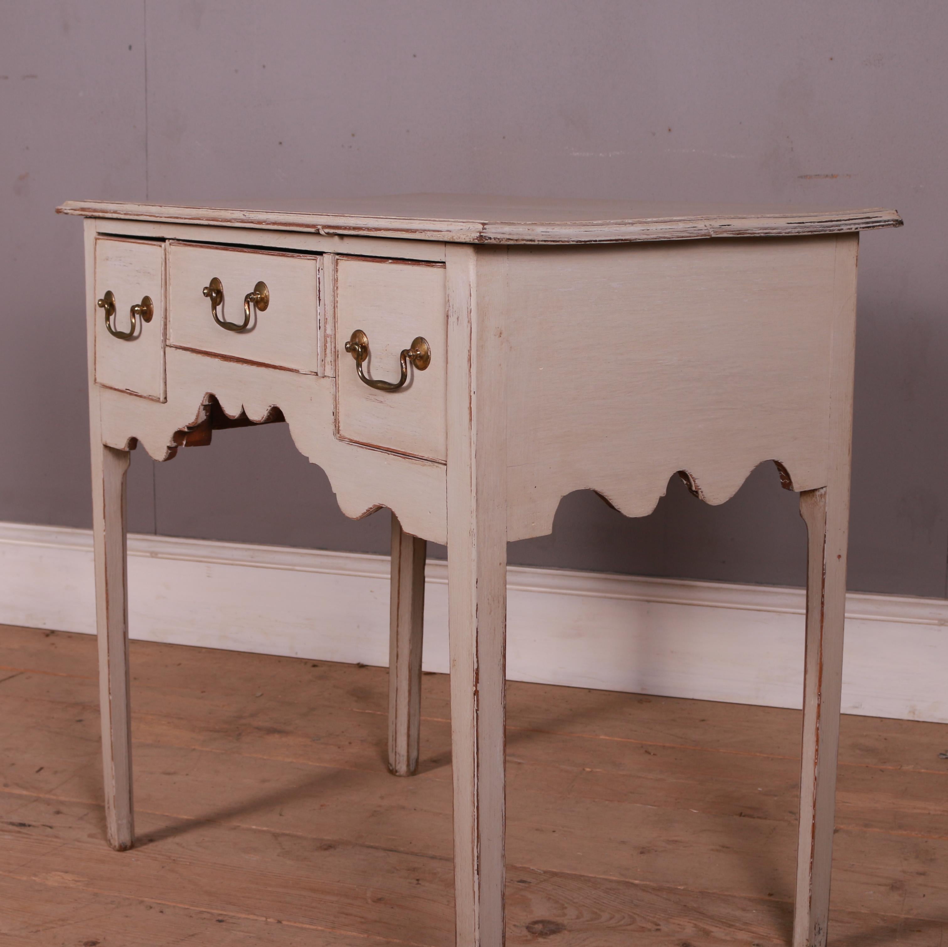 Small 19th C English painted pine low boy. 1840.

Dimensions
30 inches (76 cms) Wide
18.5 inches (47 cms) Deep
28.5 inches (72 cms) High.

 