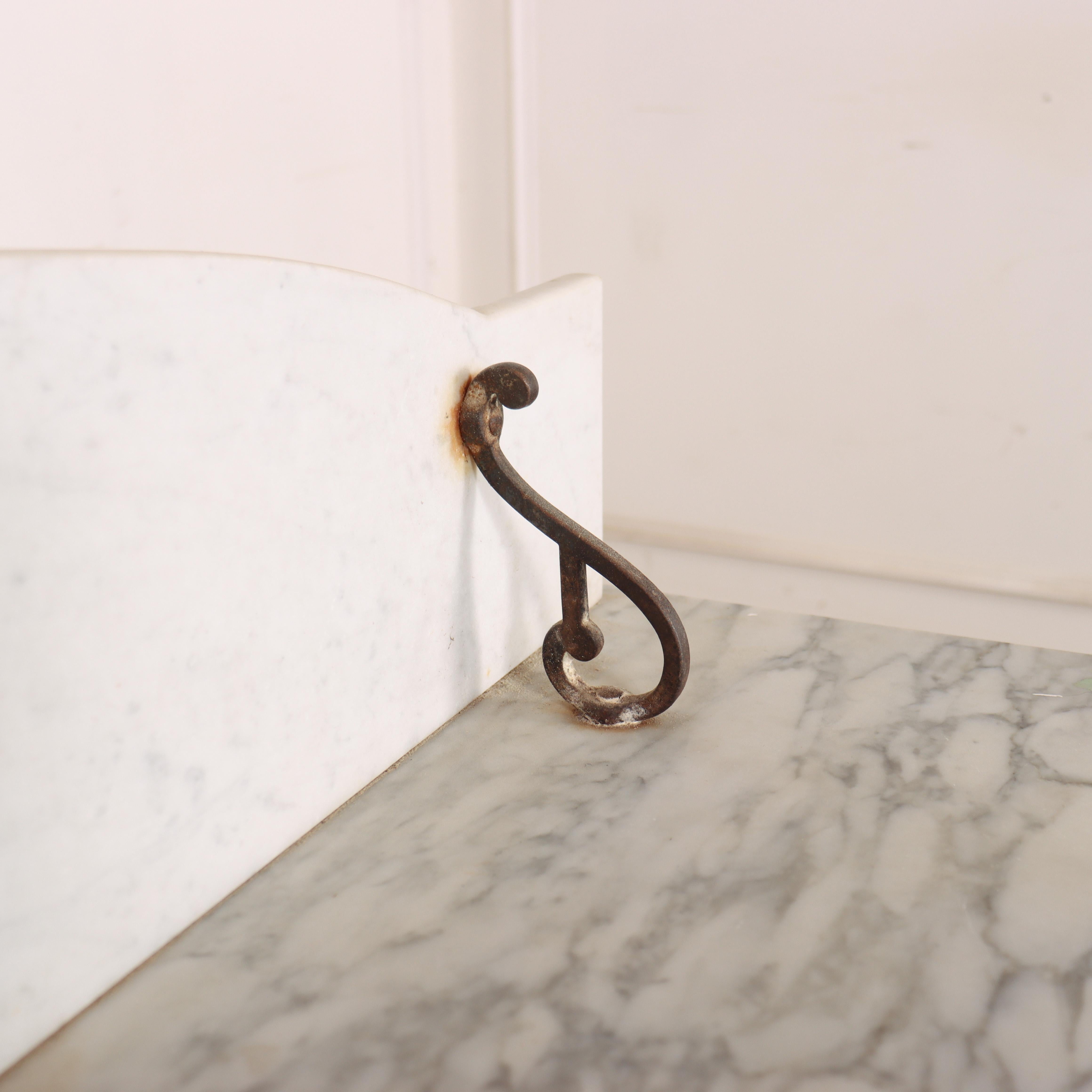 Lavabo inglés con encimera de mármol pintado en venta 1
