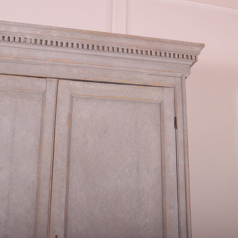 English Painted Pine Dresser For Sale at 1stDibs