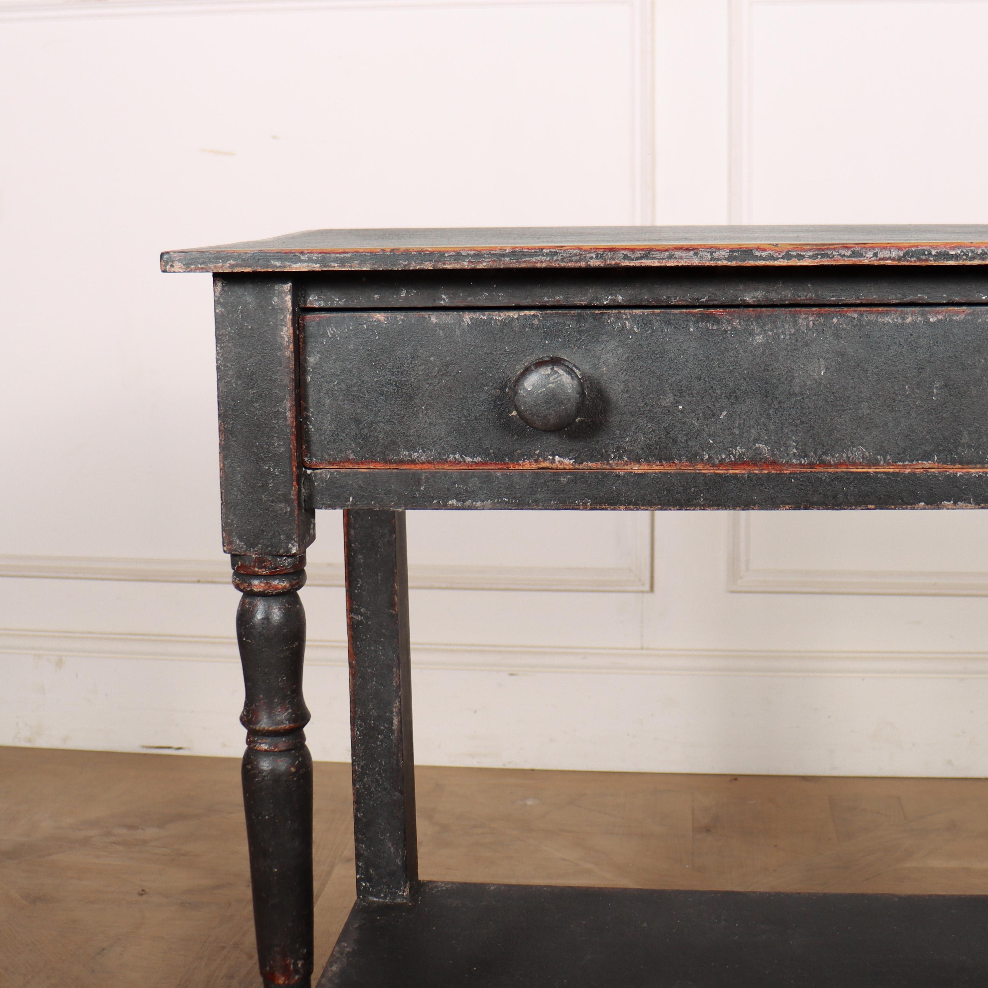 Small English one drawer painted potboard lamp table. 1890.

Code: 8518

Dimensions:
W: 27.5