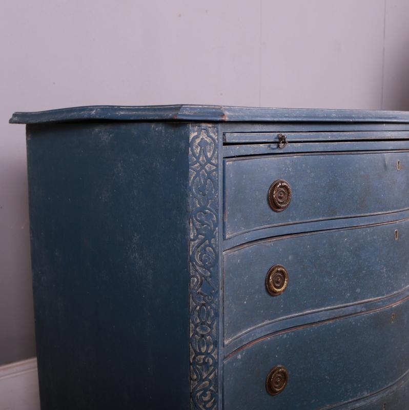 English Painted Serpentine Front Commode In Good Condition In Leamington Spa, Warwickshire