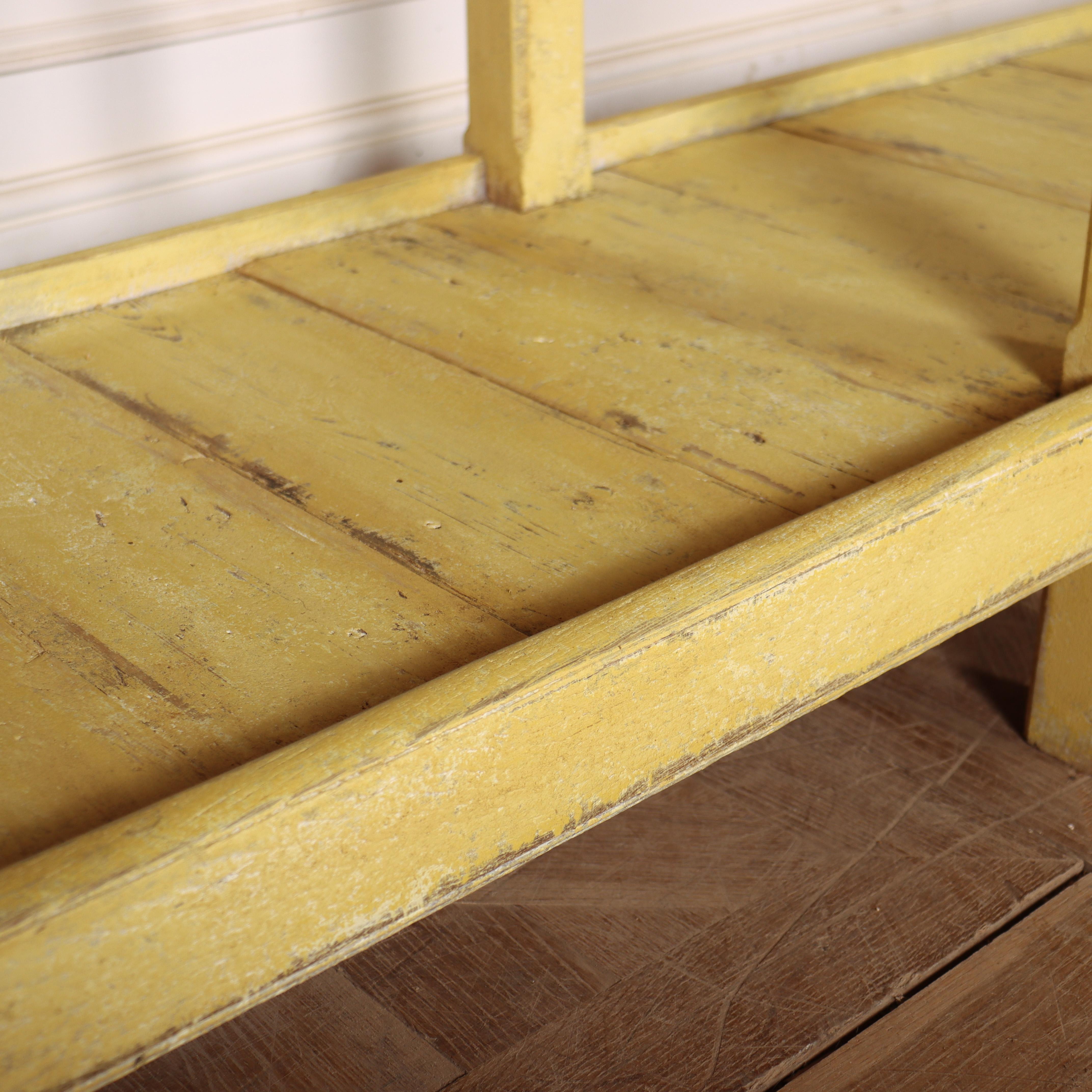 English Painted Serving Table en venta 4