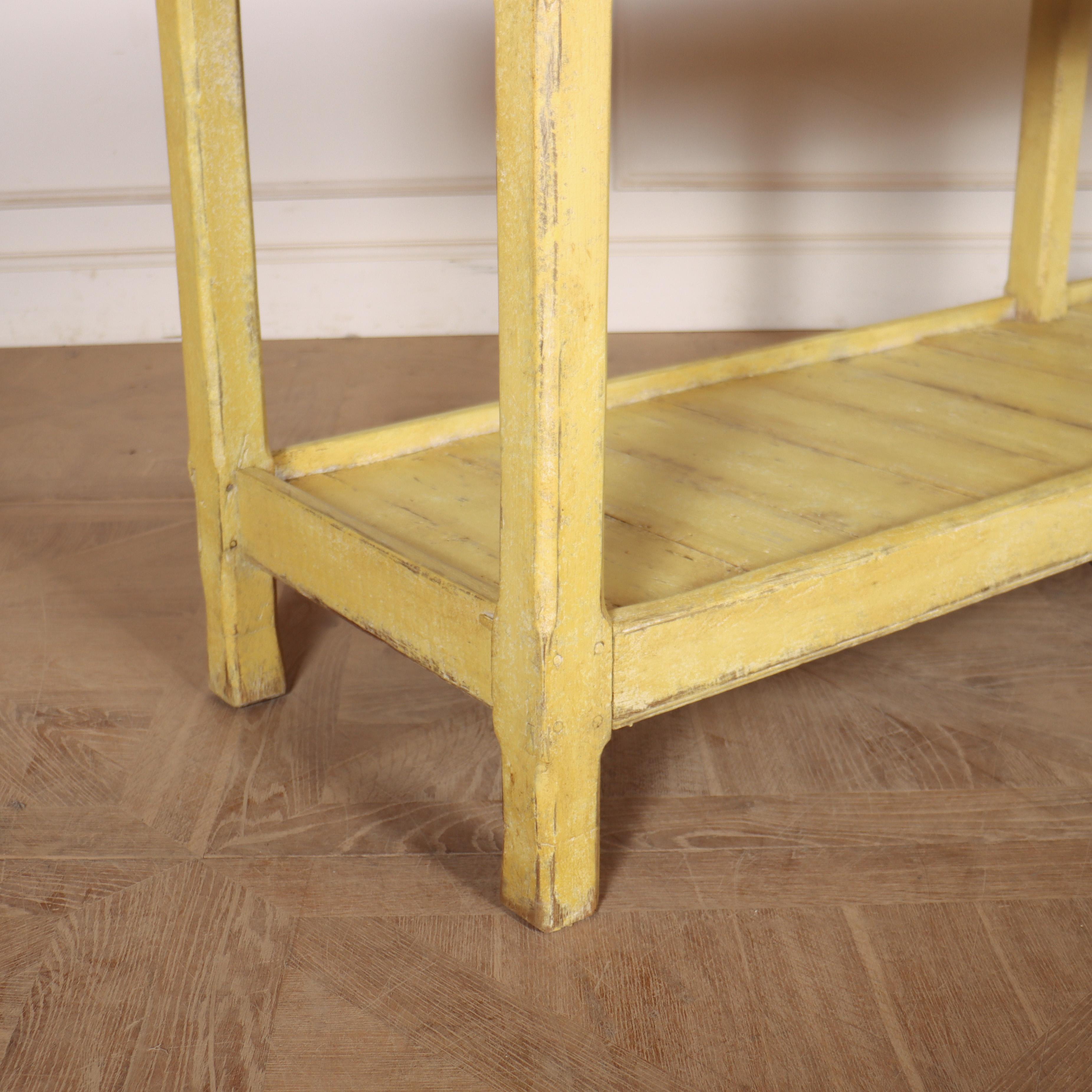 English Painted Serving Table Victoriano en venta