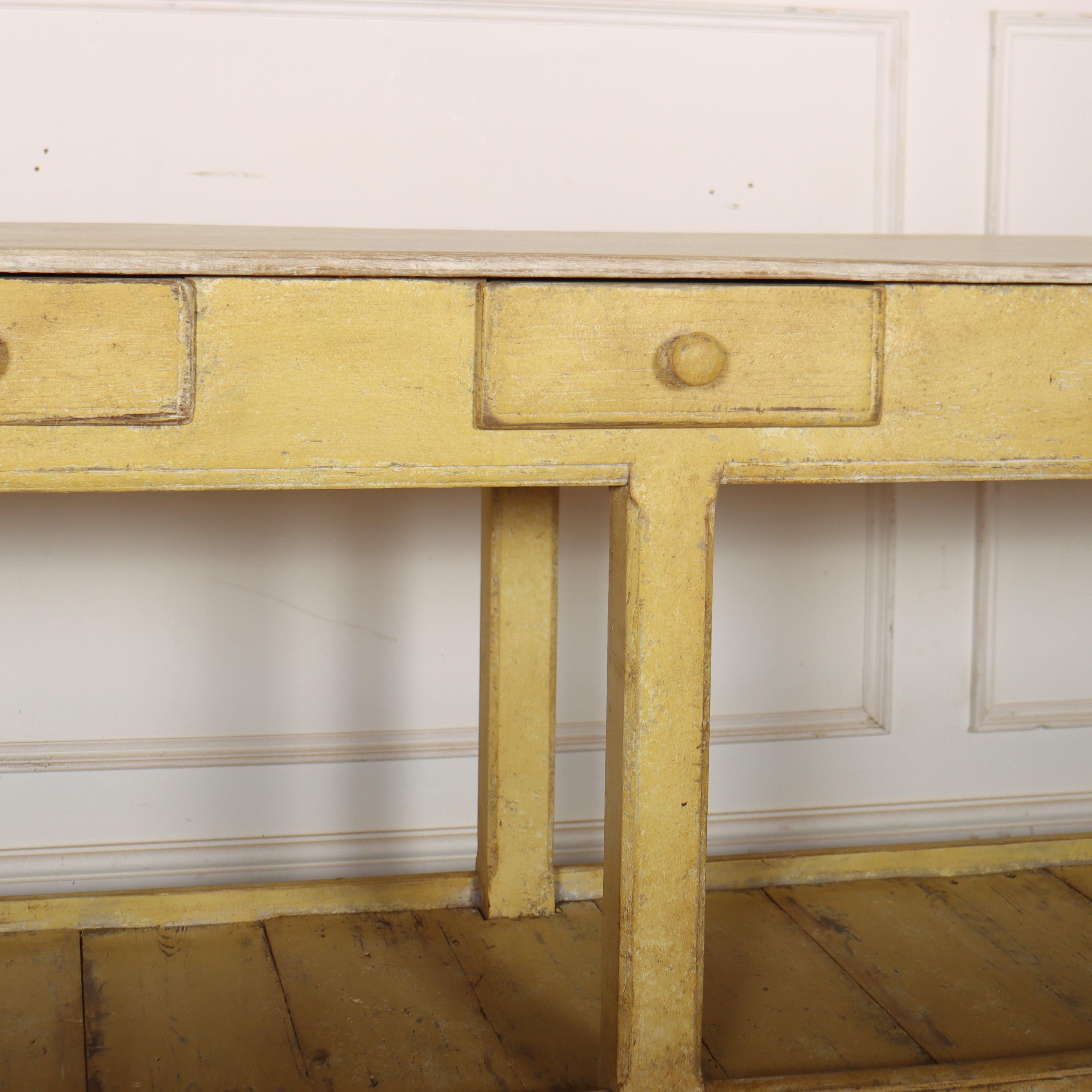 English Painted Serving Table Roble en venta