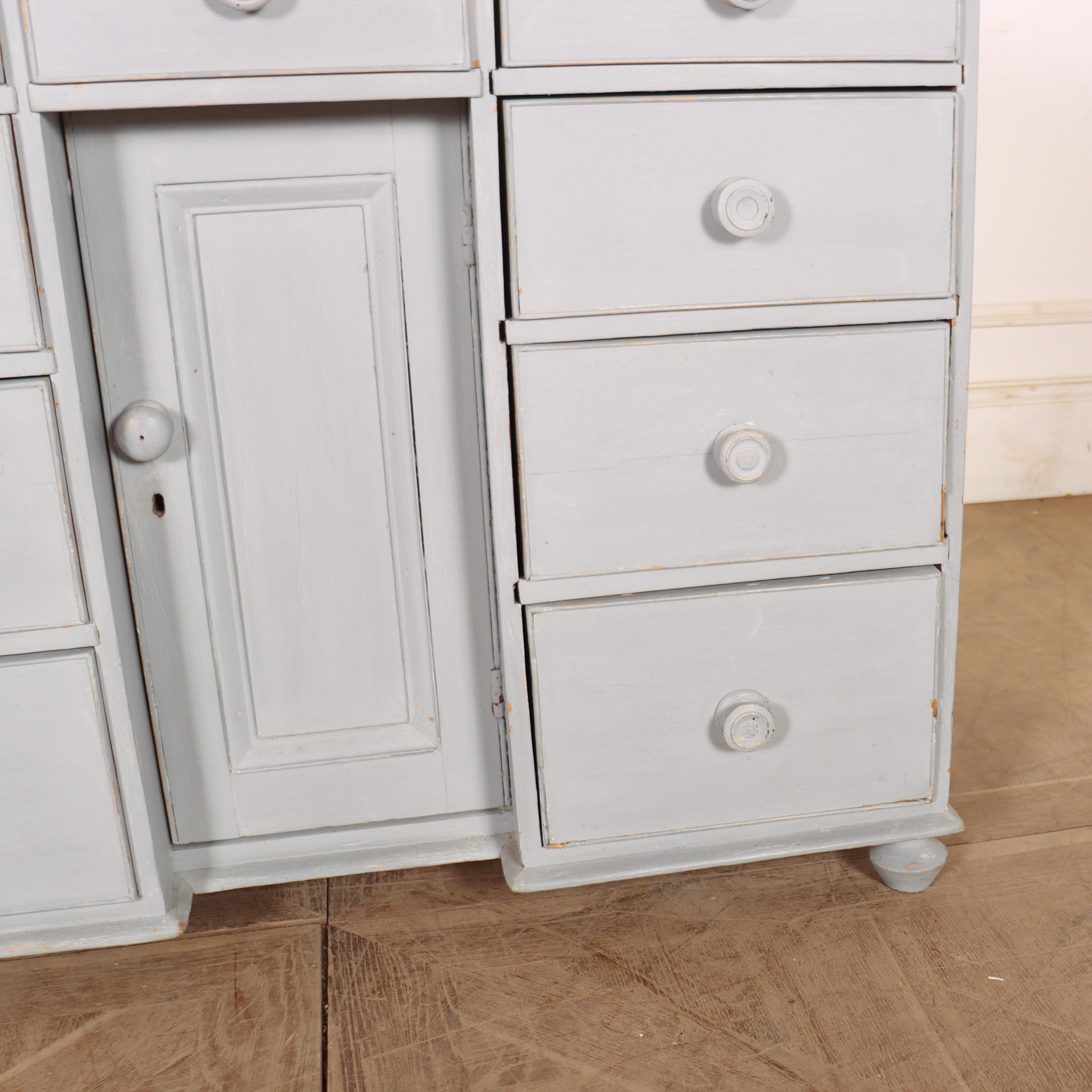 English Painted Sideboard In Good Condition For Sale In Leamington Spa, Warwickshire