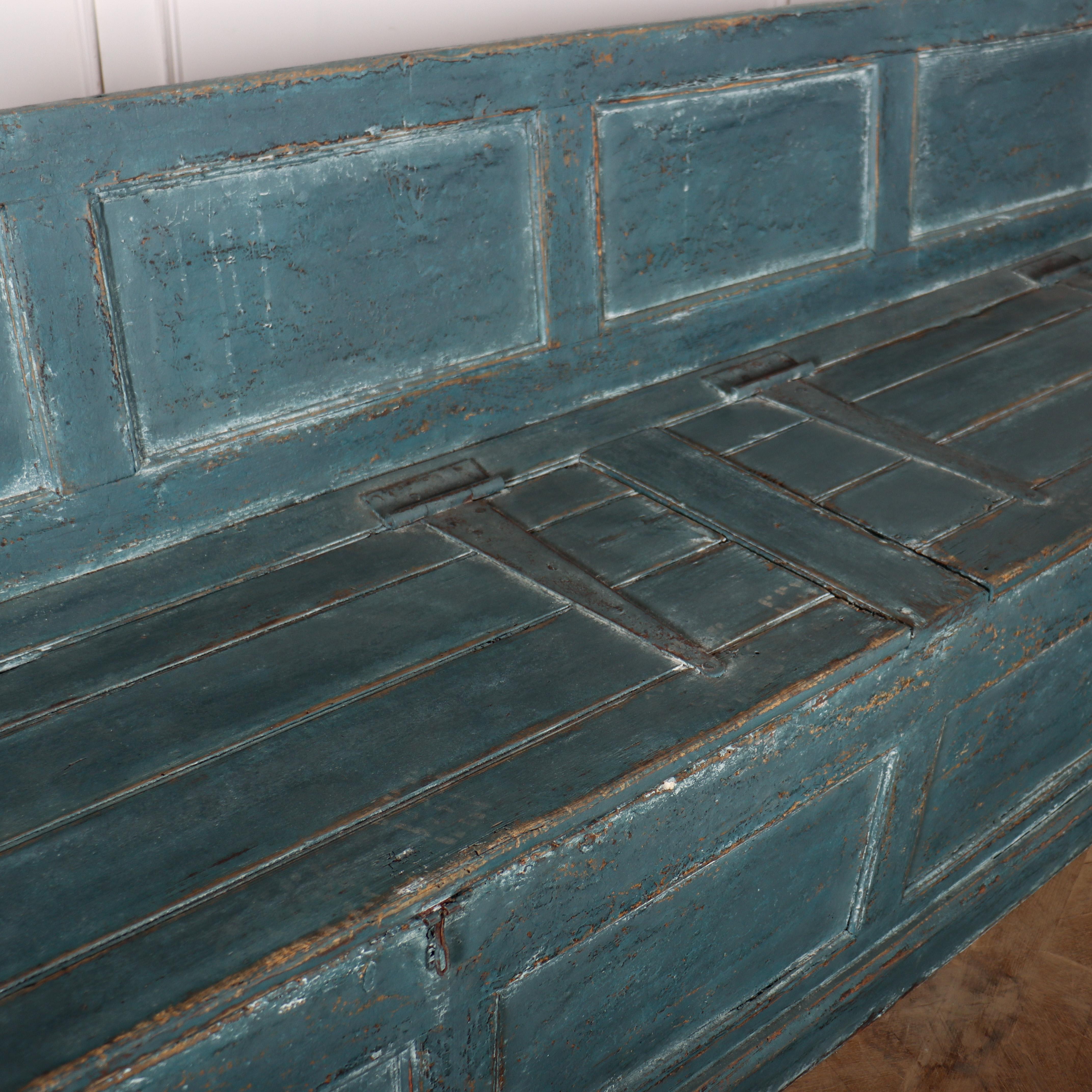 English Painted Storage Bench In Good Condition For Sale In Leamington Spa, Warwickshire