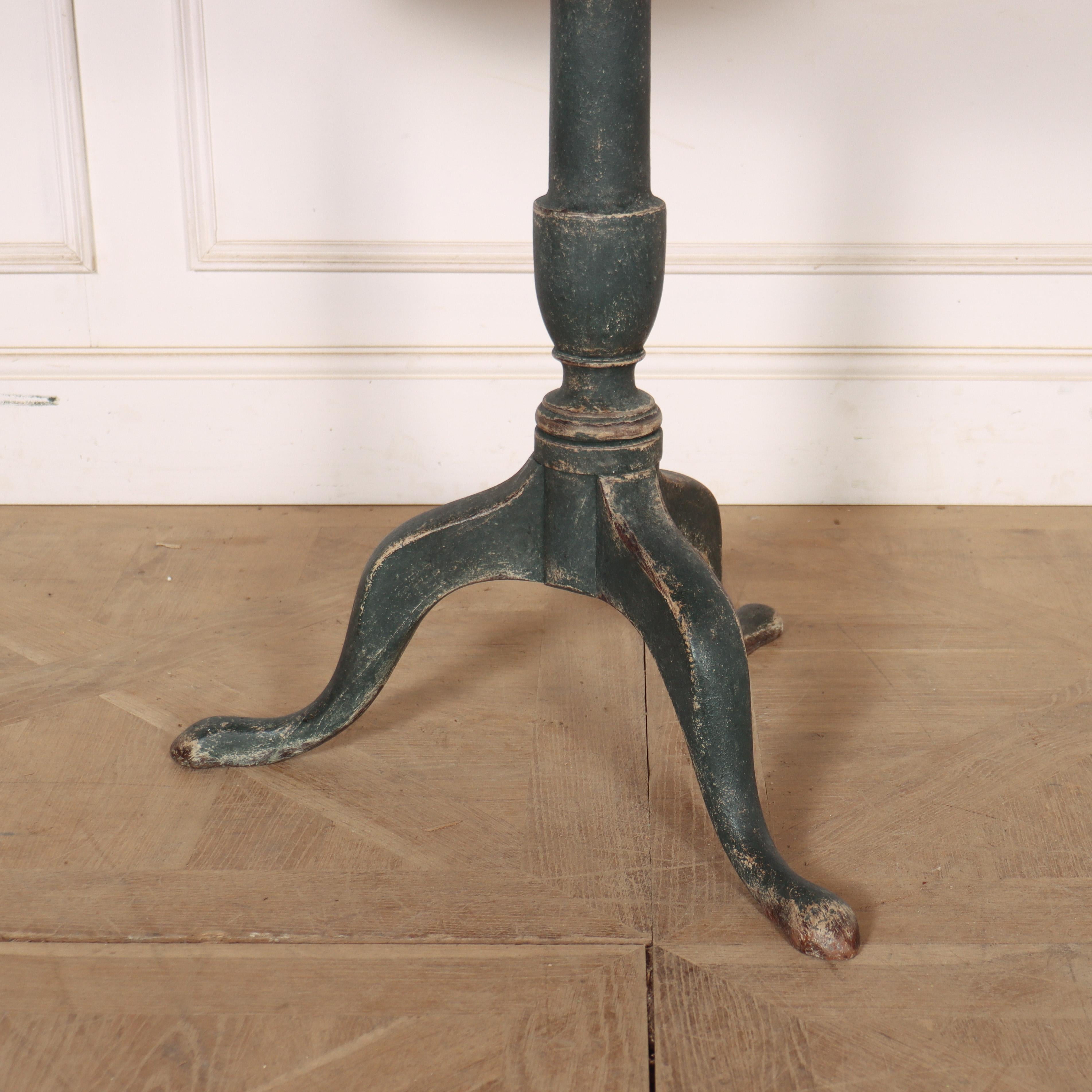 Table tripode en chêne peint anglais du 18e siècle avec un plateau en fausse pierre. 1780. 


Code : 9197

Dimensions :
H : 28.5