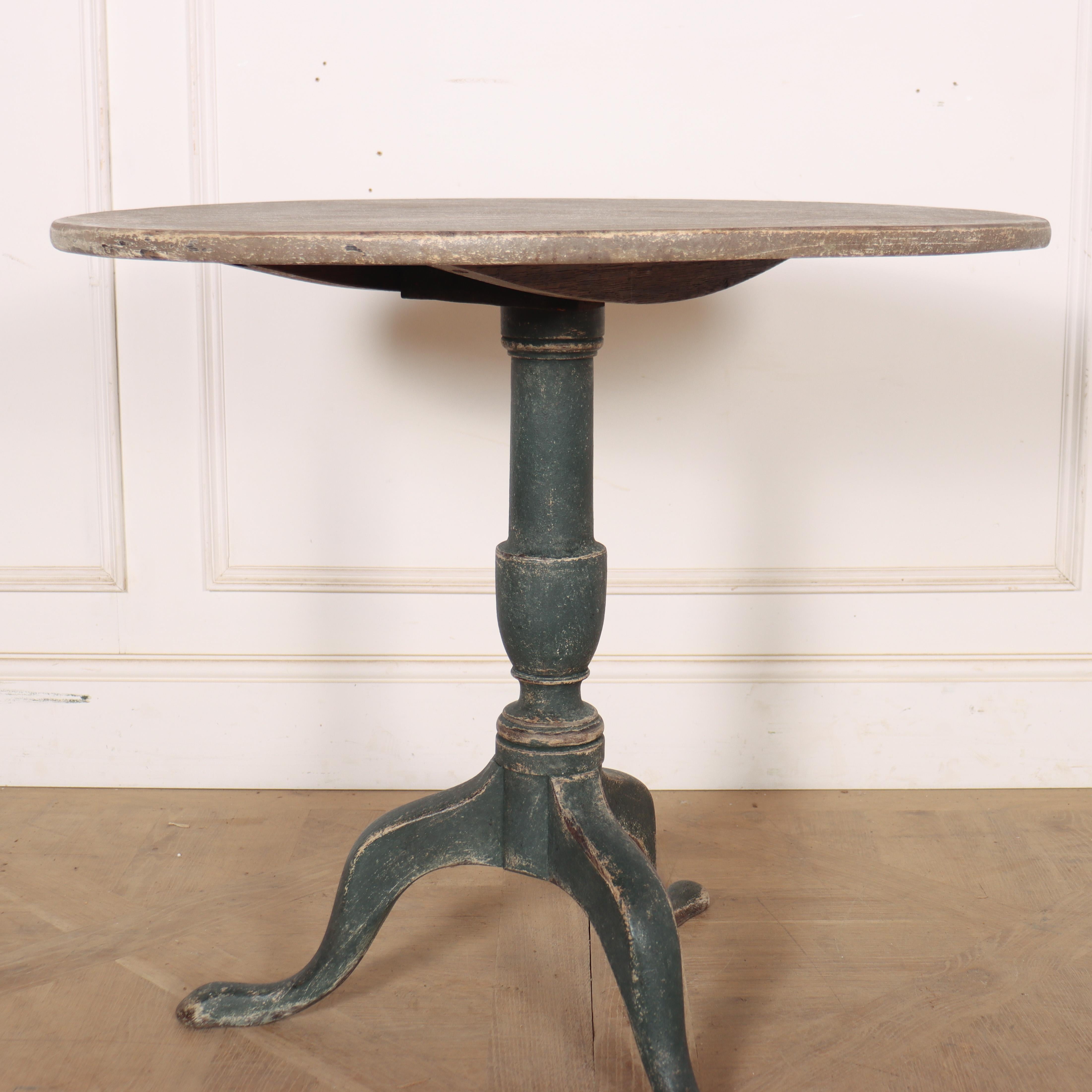 George III Table tripode peinte à l'anglaise en vente