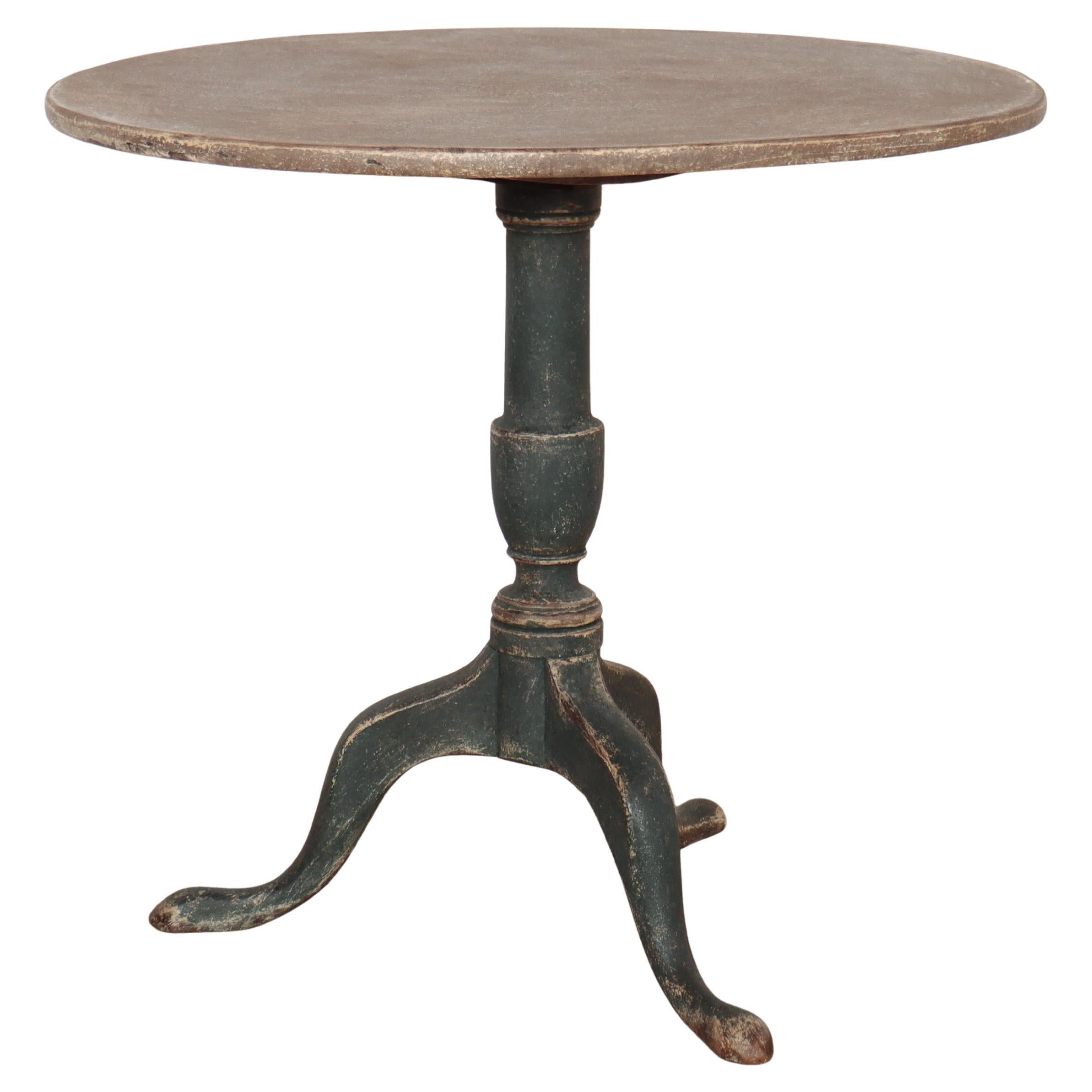 Table tripode peinte à l
anglaise