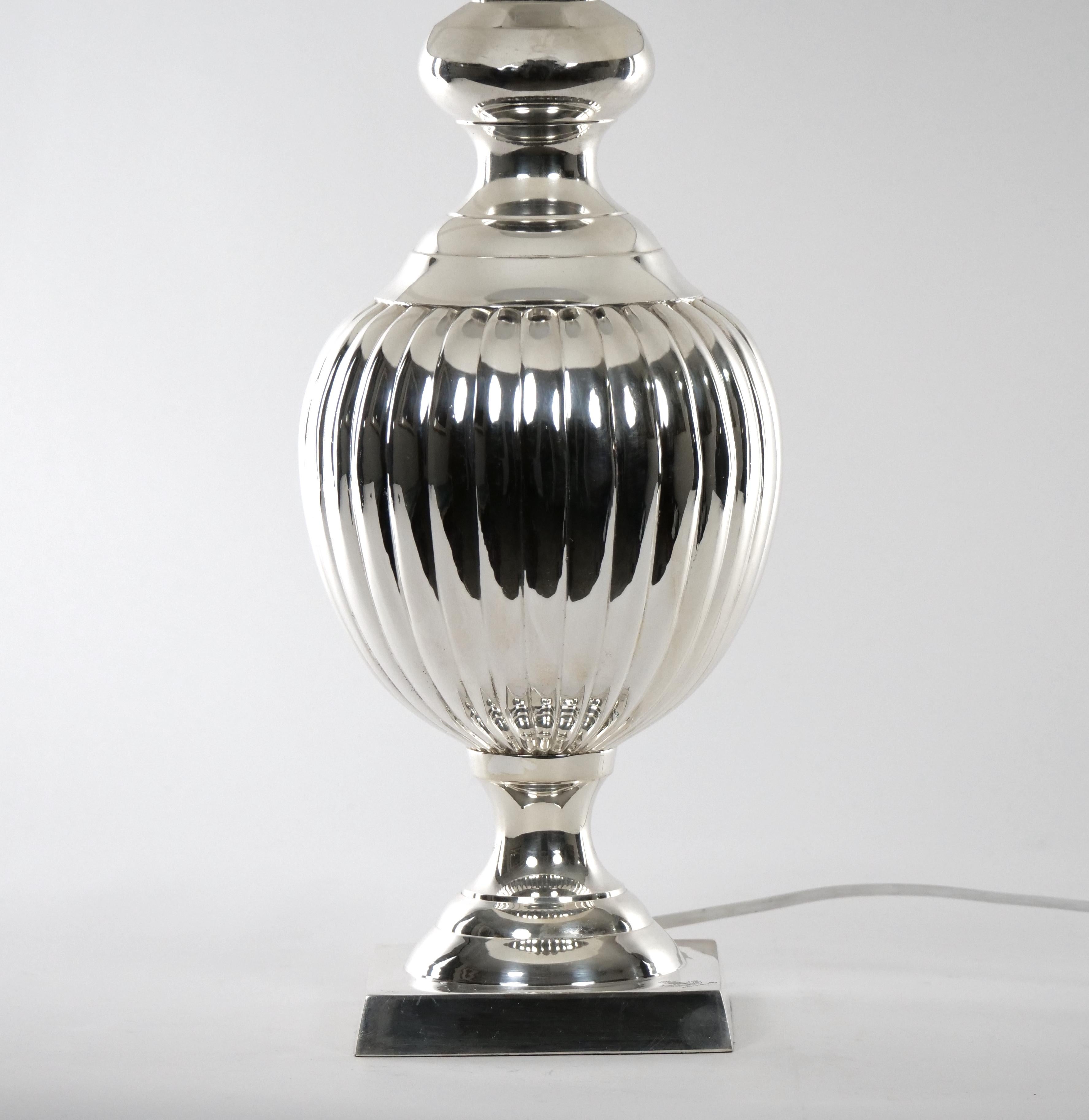 English Pair Mid-20th Century Silver Plate Table Lamp For Sale 7