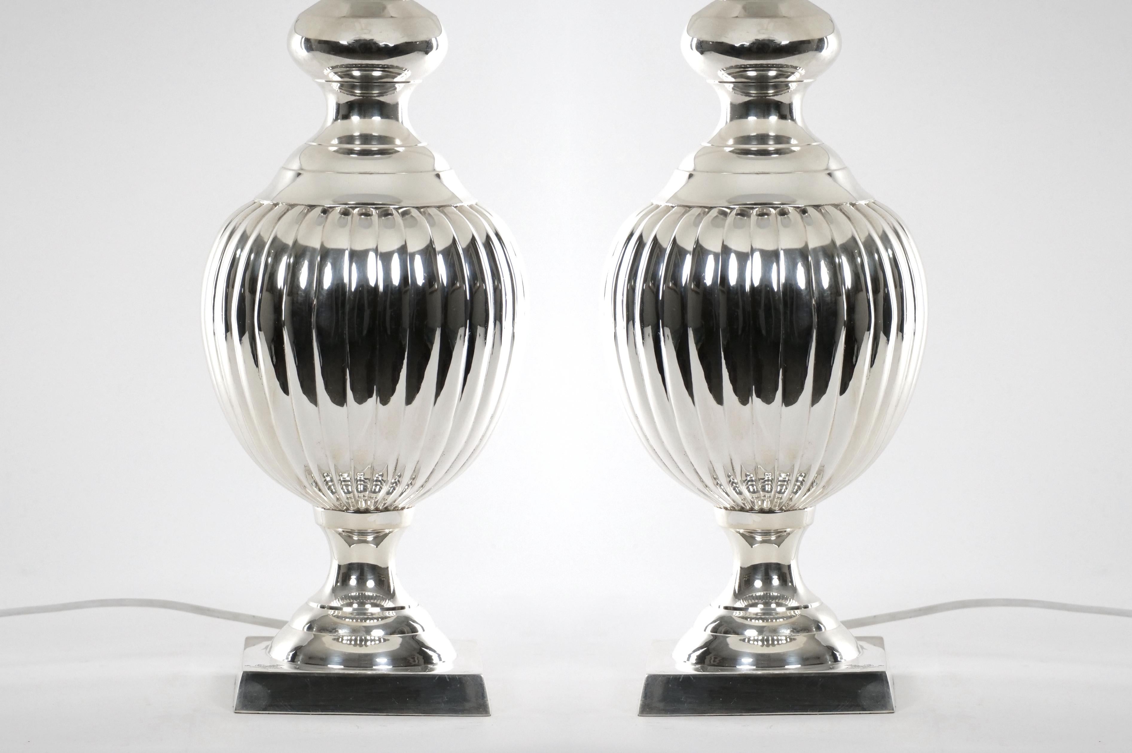 English Pair Mid-20th Century Silver Plate Table Lamp For Sale 12