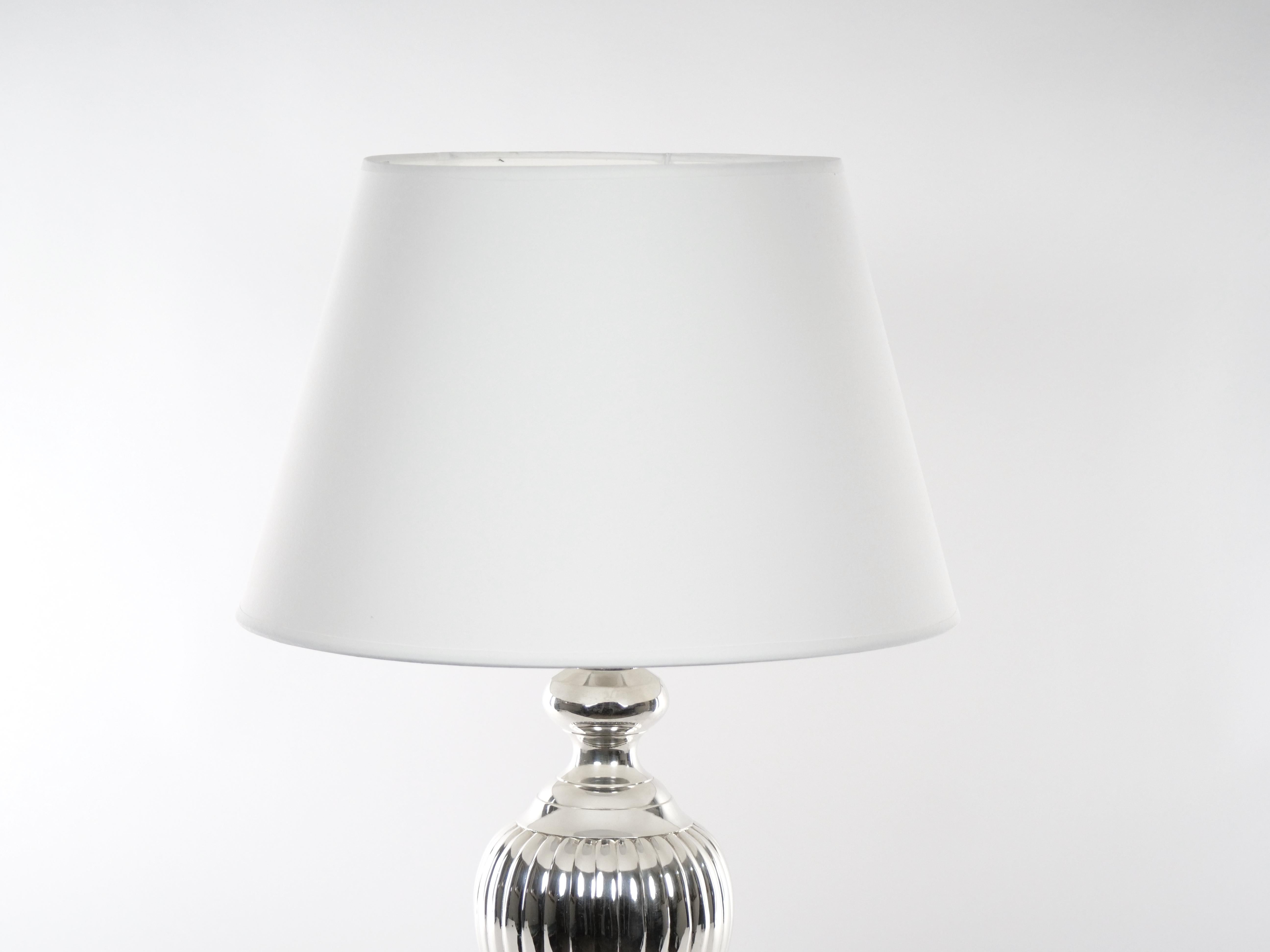 English Pair Mid-20th Century Silver Plate Table Lamp For Sale 2