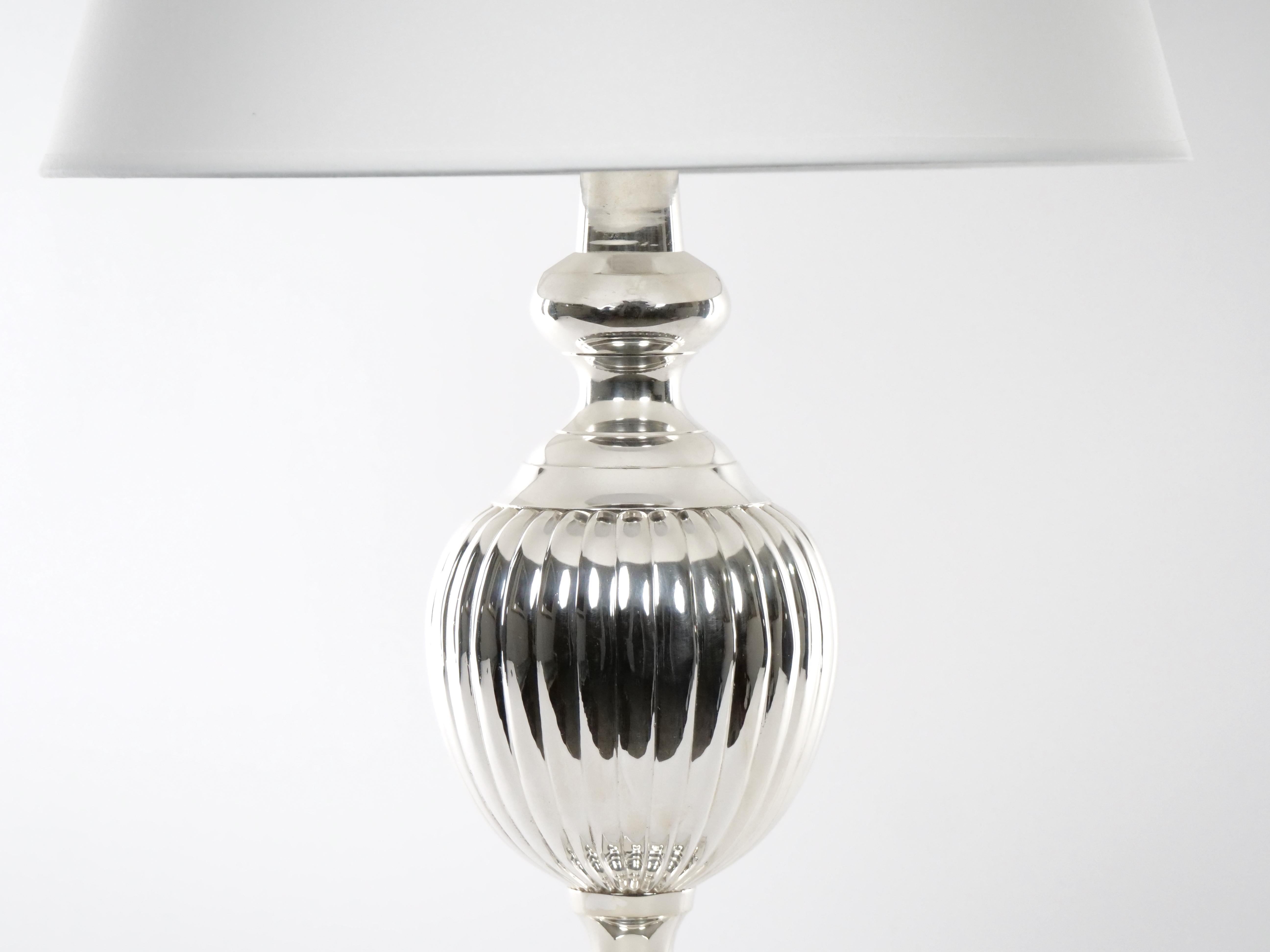 English Pair Mid-20th Century Silver Plate Table Lamp For Sale 5