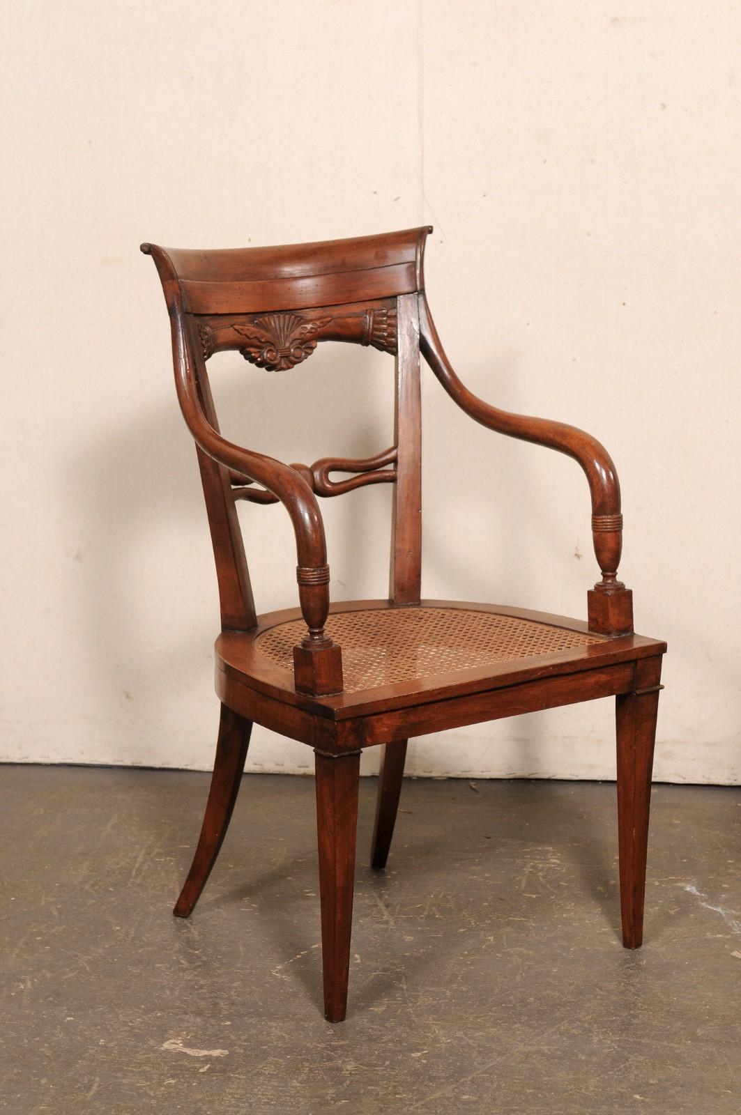 Anglais Paire de fauteuils en bois et cannage magnifiquement sculptés, fin C.I.C. en vente