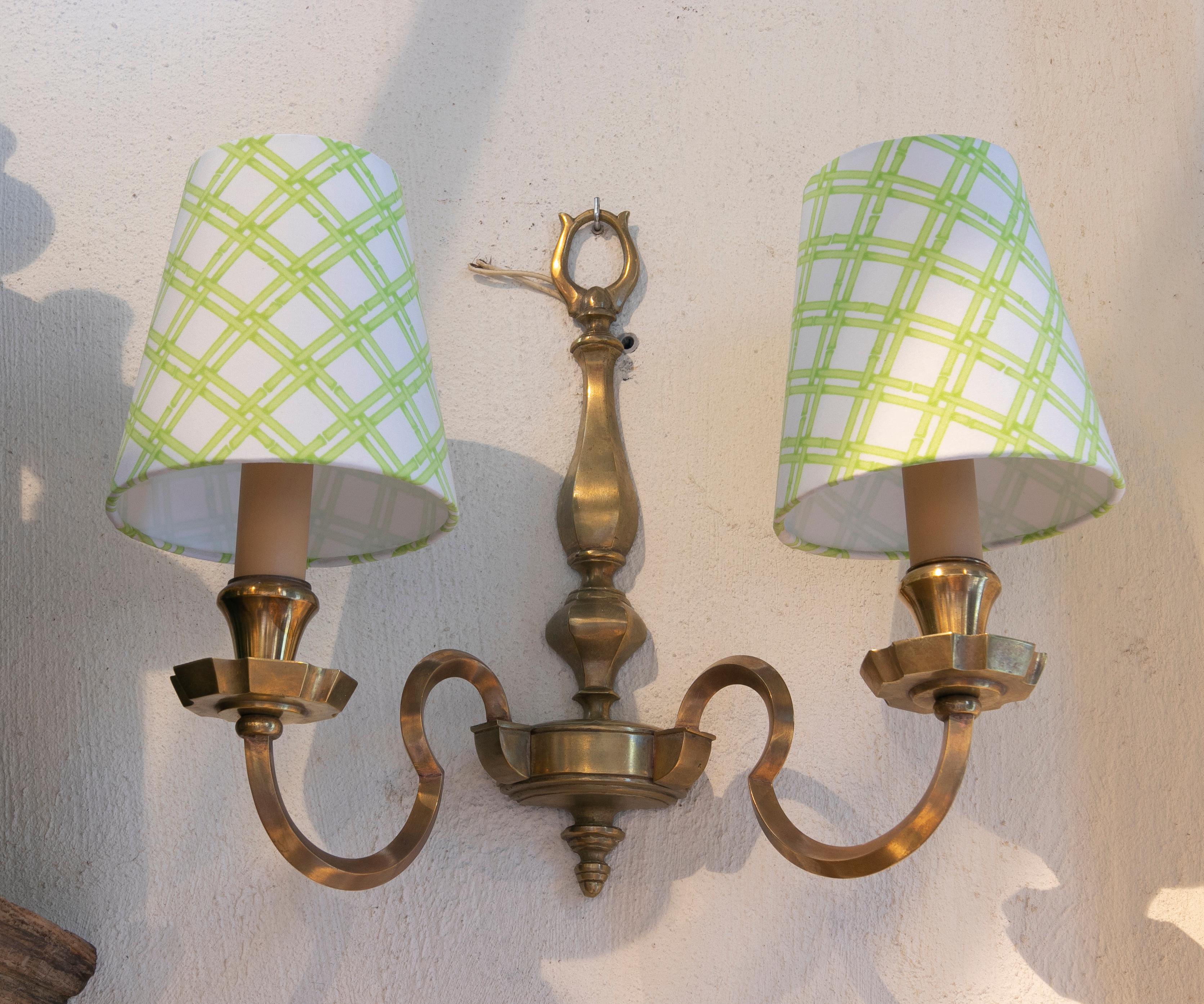 English Pair of Brass Wall Sconces In Good Condition In Marbella, ES